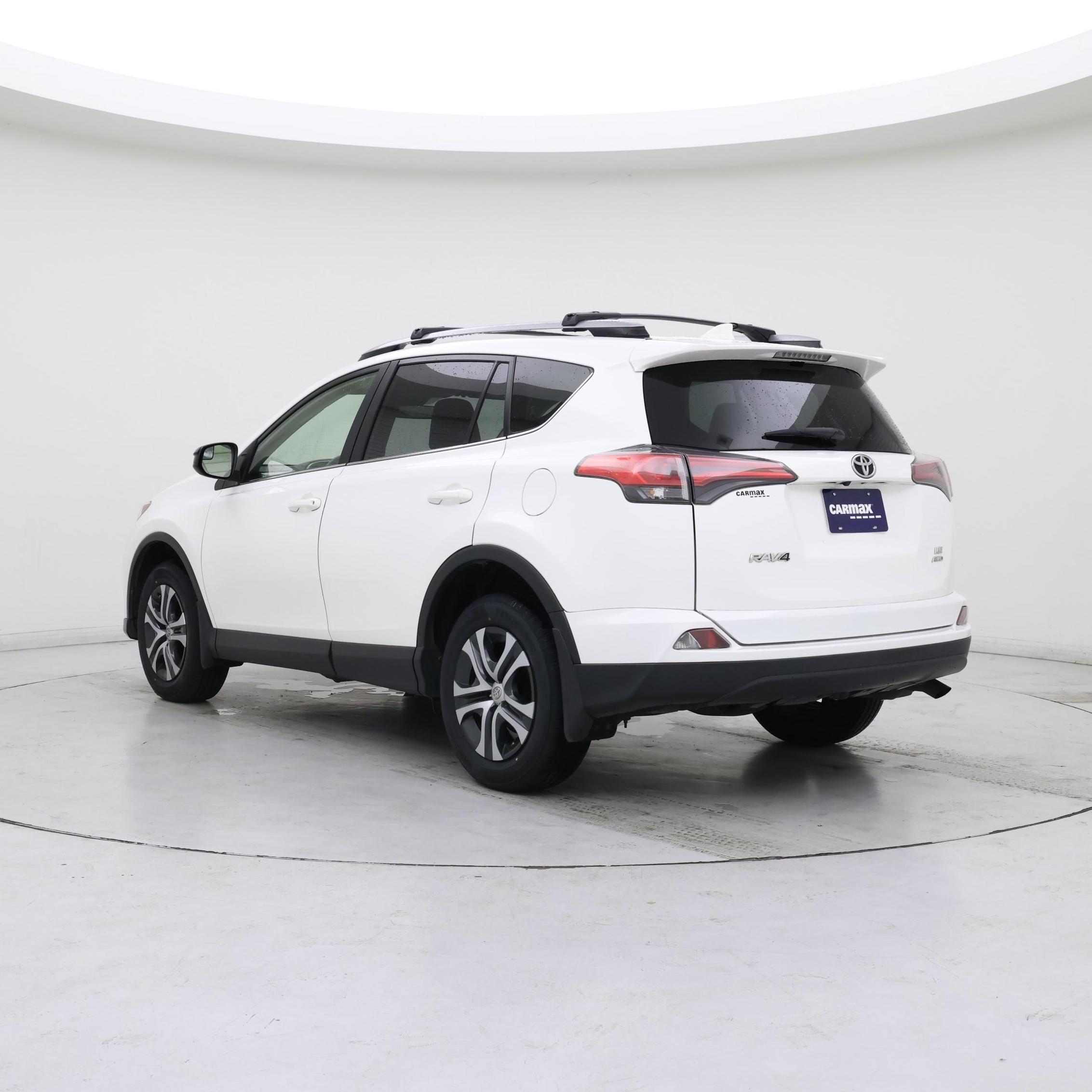 Thumbnail: 2017 Toyota RAV4 - 2