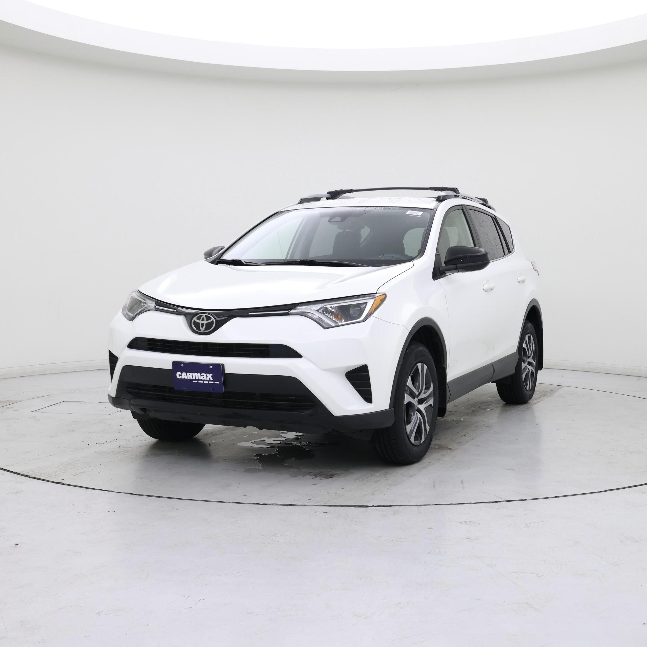 Thumbnail: 2017 Toyota RAV4 - 4