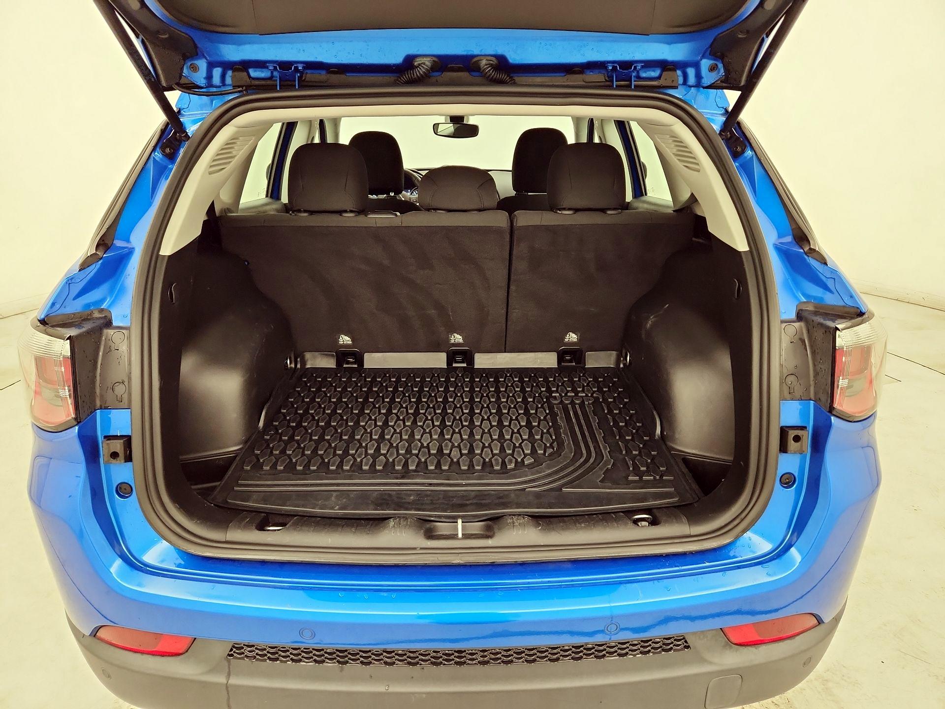 Thumbnail: 2018 Jeep Compass - 20
