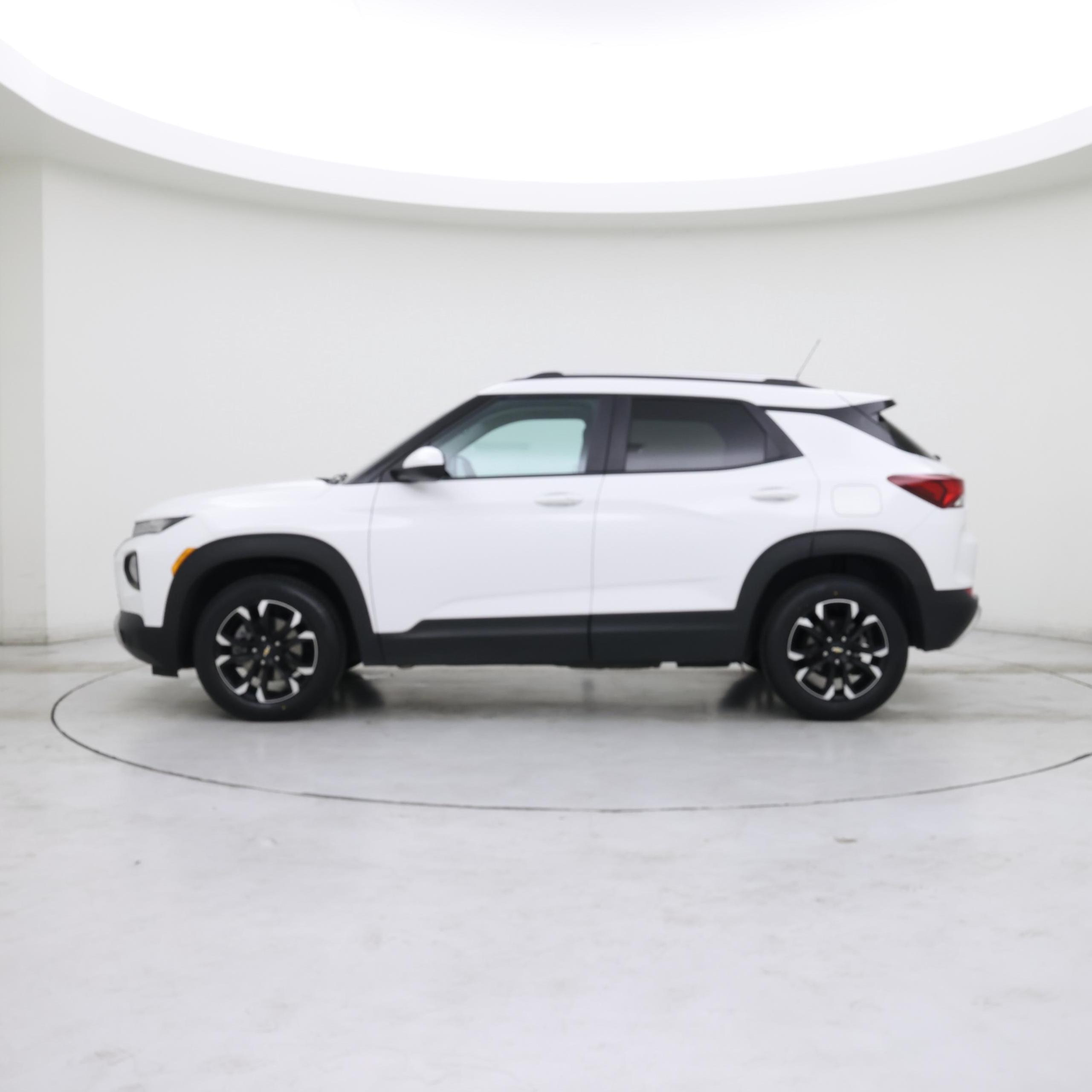 Thumbnail: 2022 Chevrolet TrailBlazer - 3
