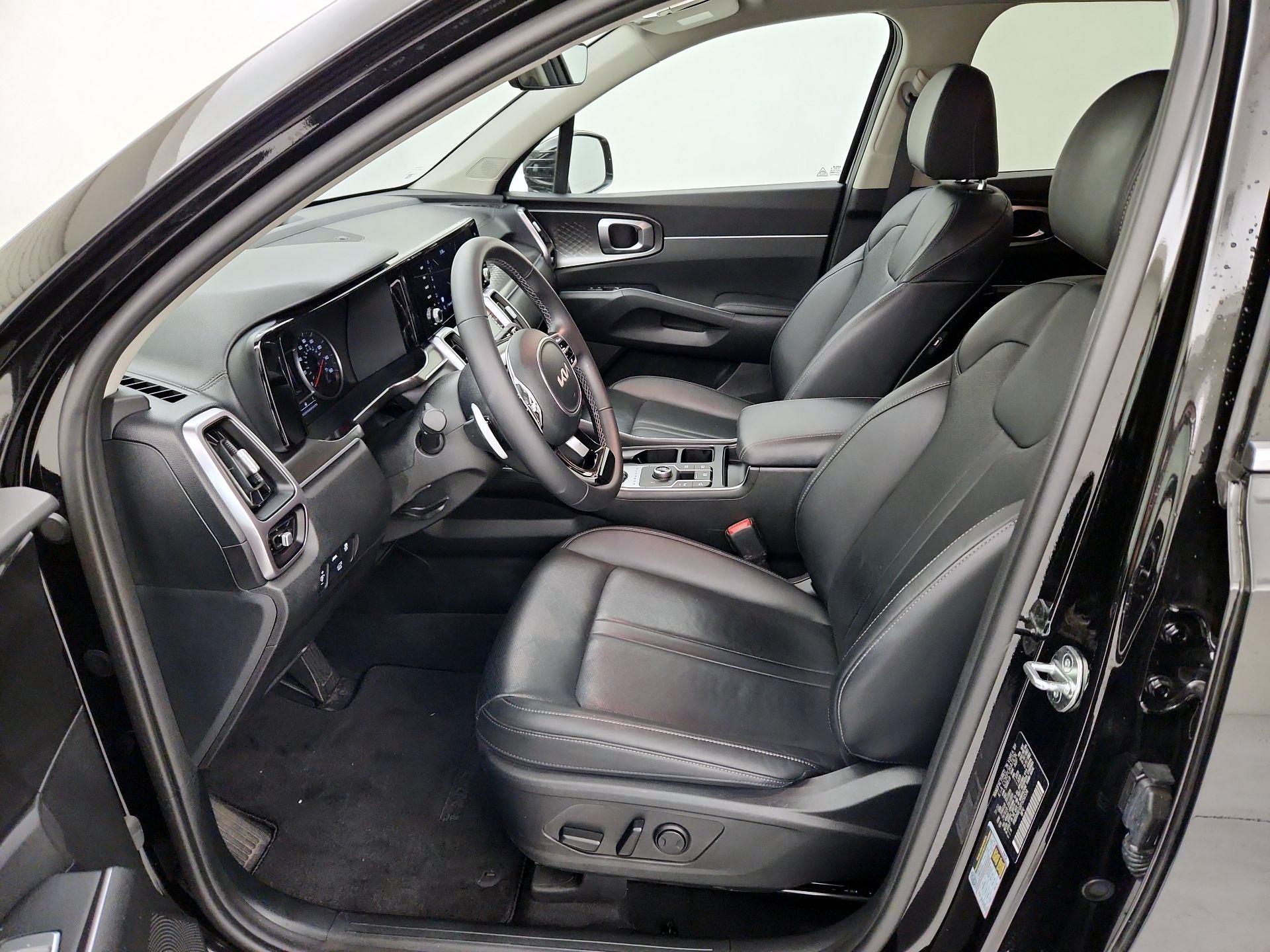 Thumbnail: 2023 Kia Sorento - 11