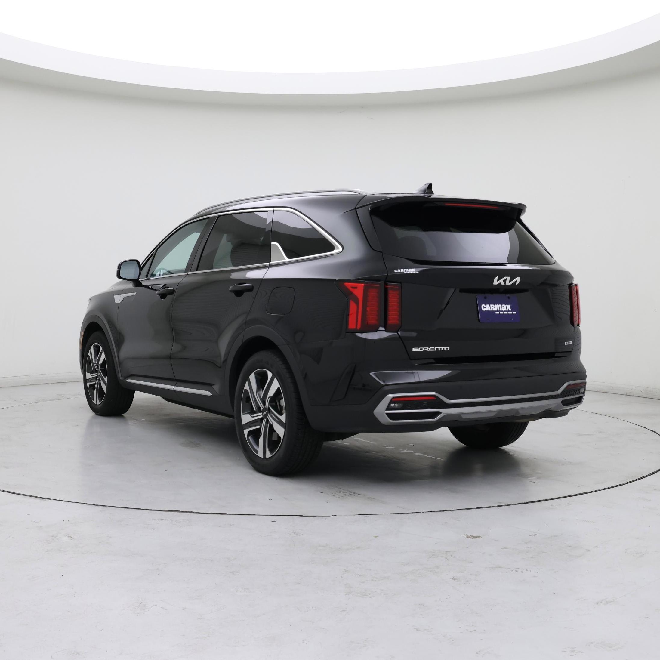 Thumbnail: 2023 Kia Sorento - 2
