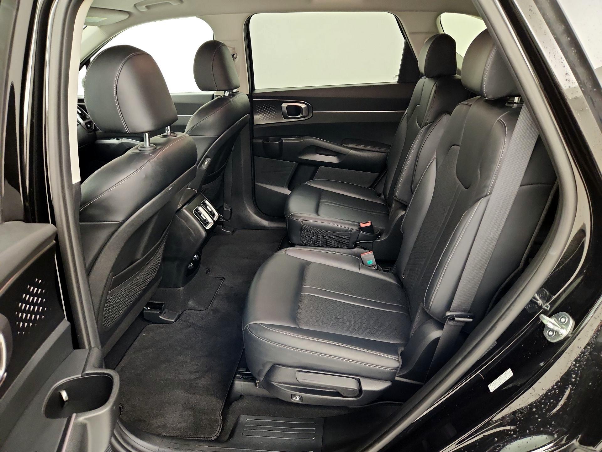 Thumbnail: 2023 Kia Sorento - 20