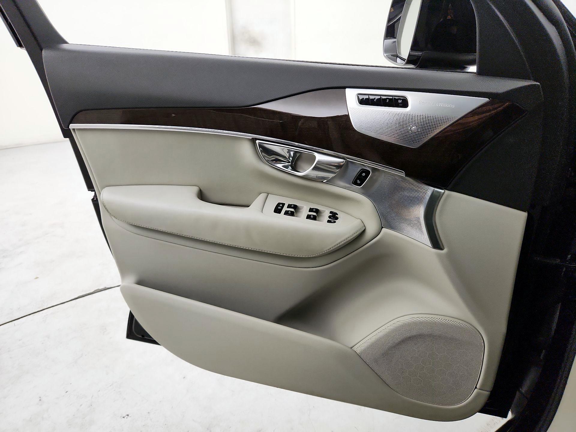 Thumbnail: 2017 Volvo XC90 - 12