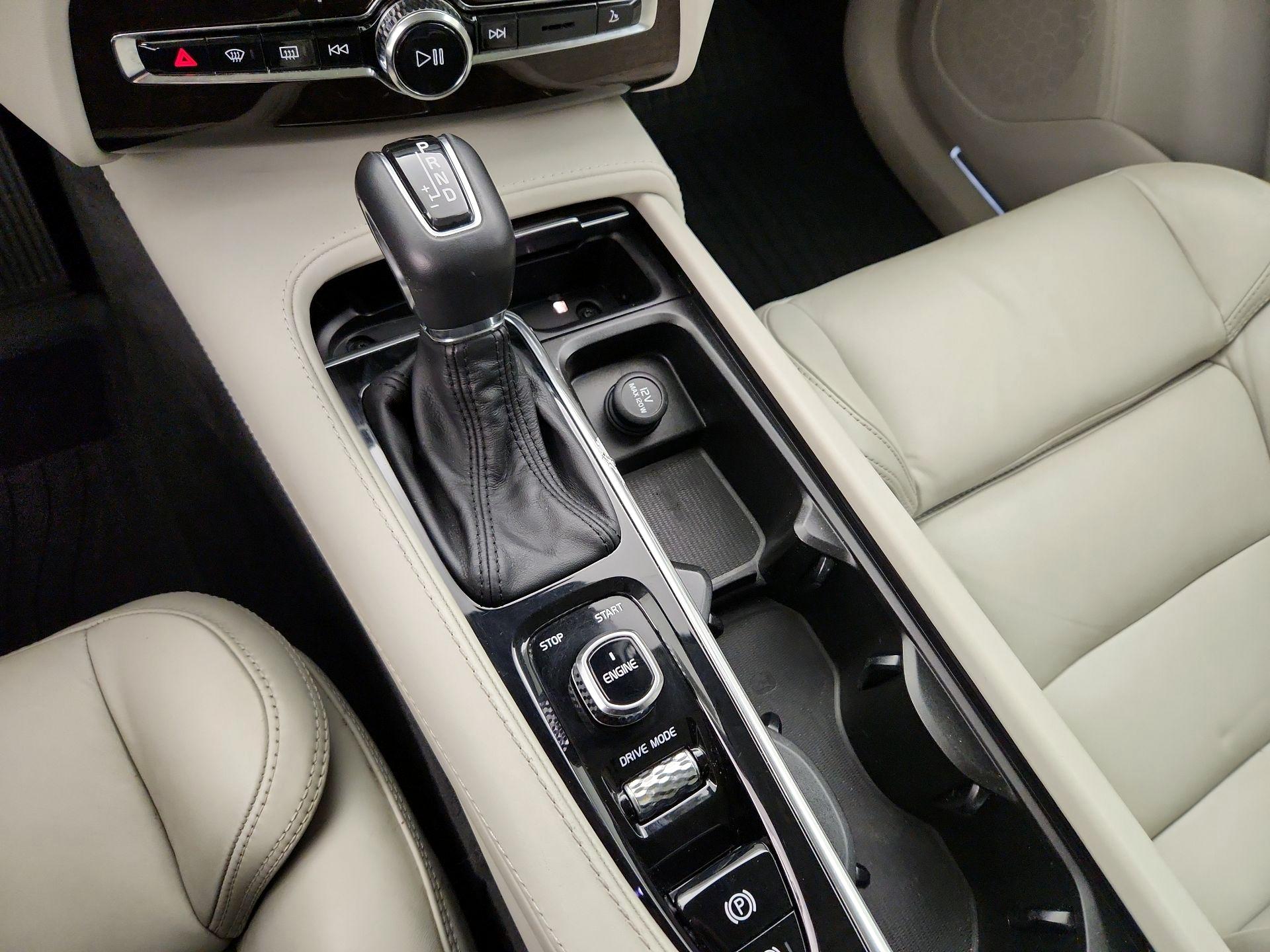 Thumbnail: 2017 Volvo XC90 - 18