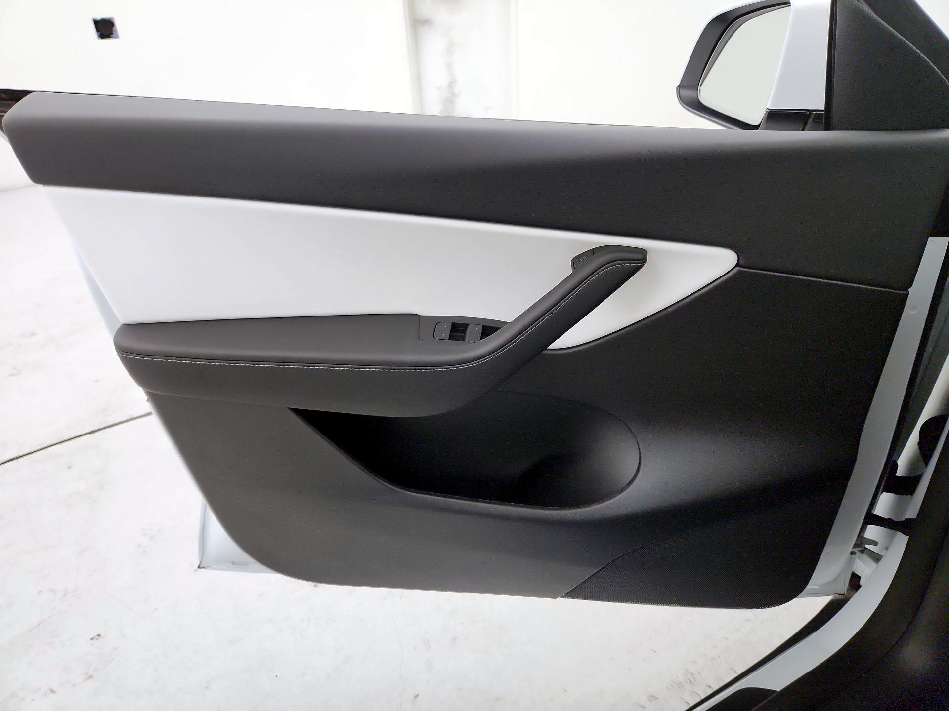 Thumbnail: 2022 Tesla Model Y - 12