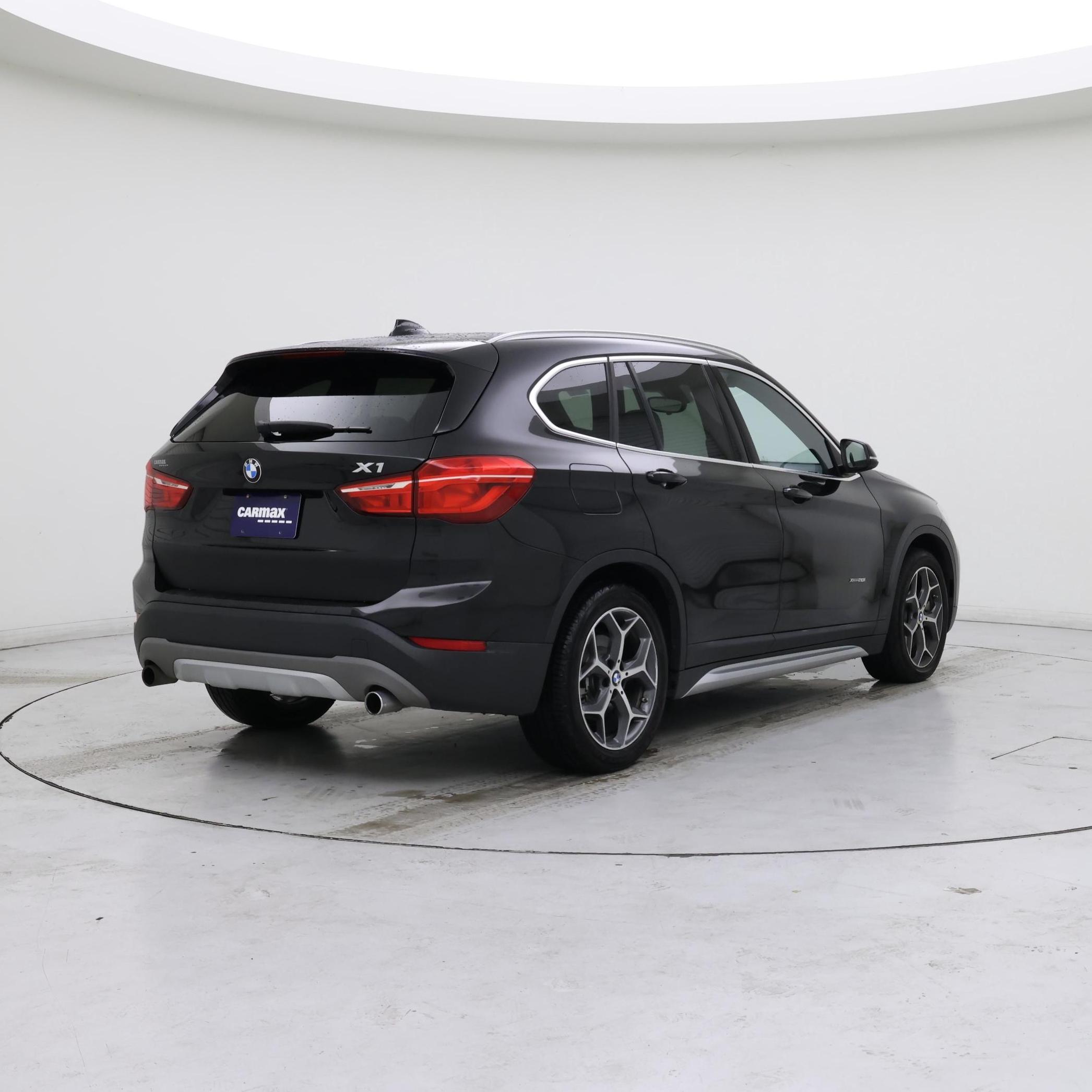 Thumbnail: 2016 BMW X1 - 8