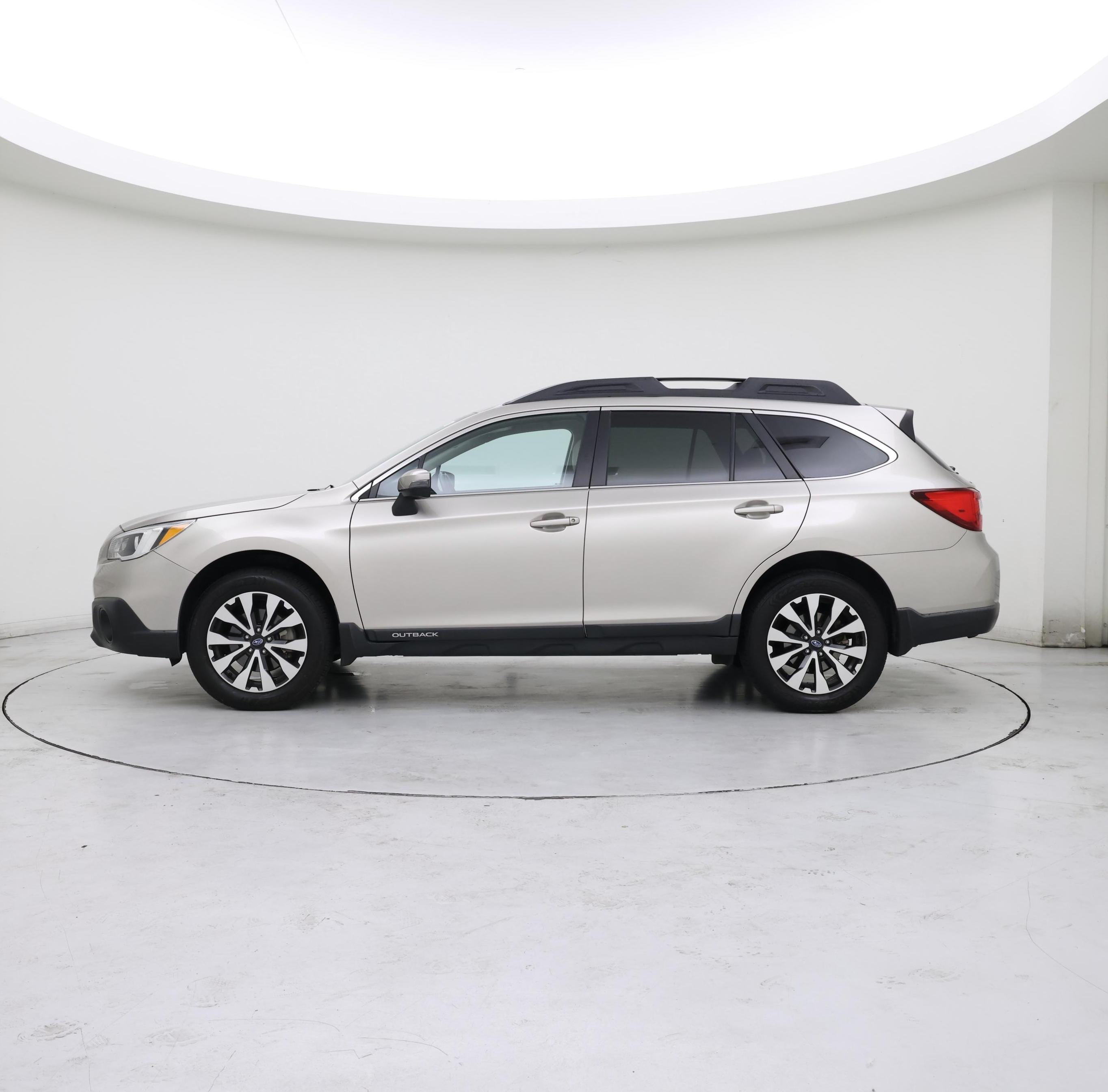 Thumbnail: 2016 Subaru Outback - 3
