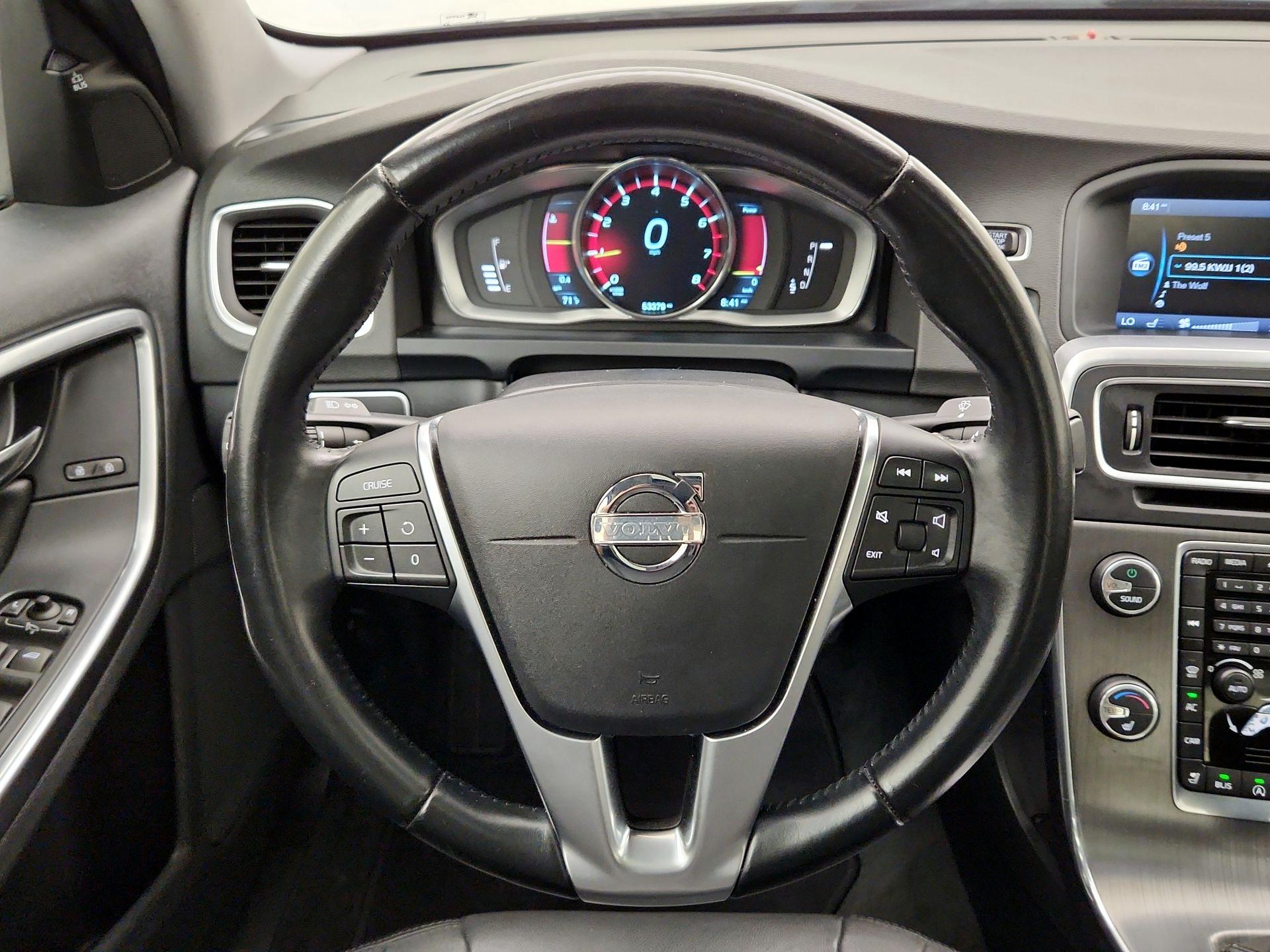 Thumbnail: 2015 Volvo S60 - 10