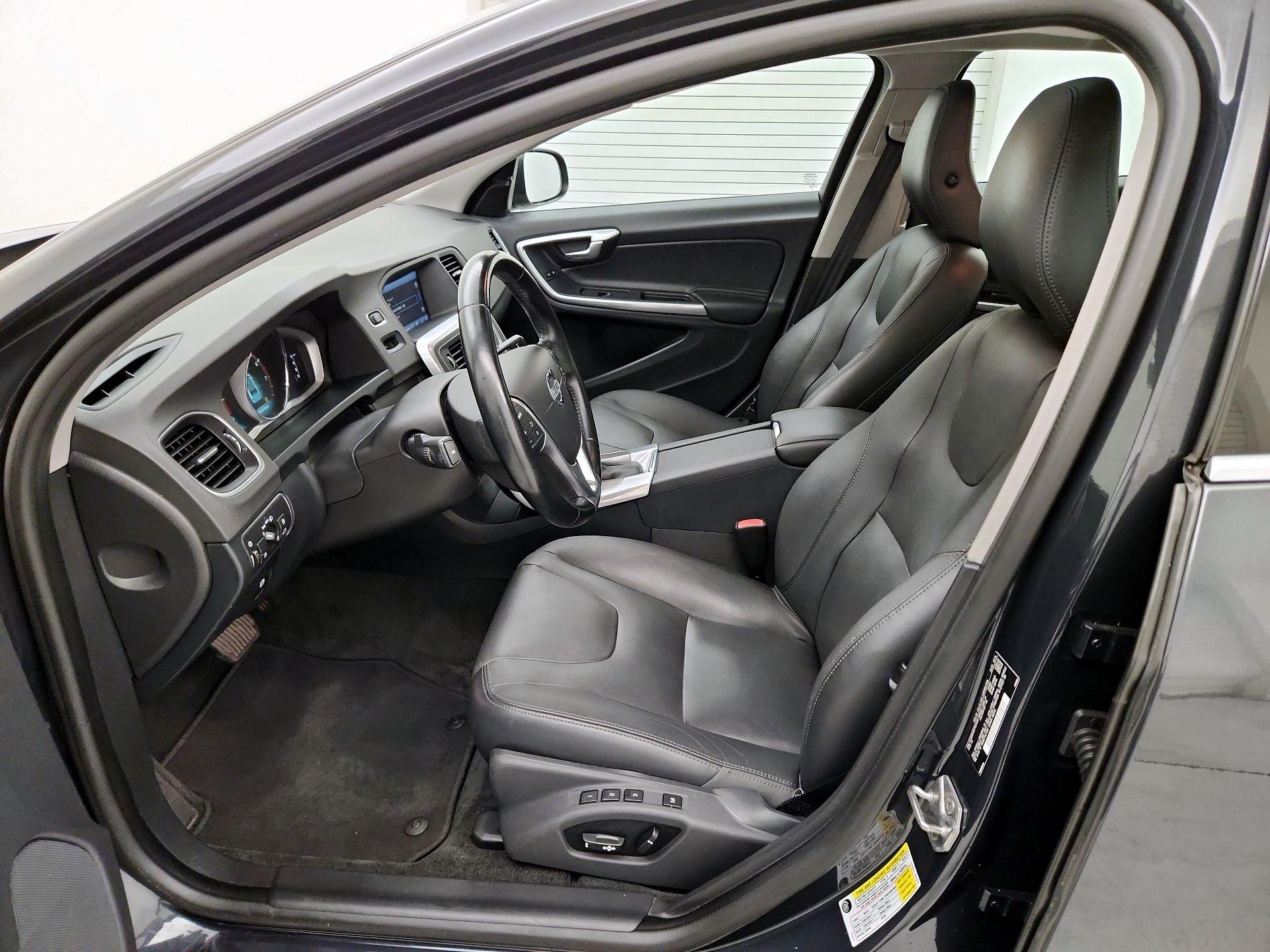 Thumbnail: 2015 Volvo S60 - 11
