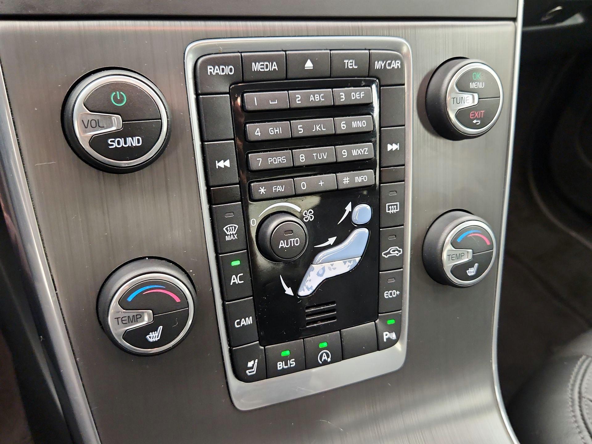 Thumbnail: 2015 Volvo S60 - 16