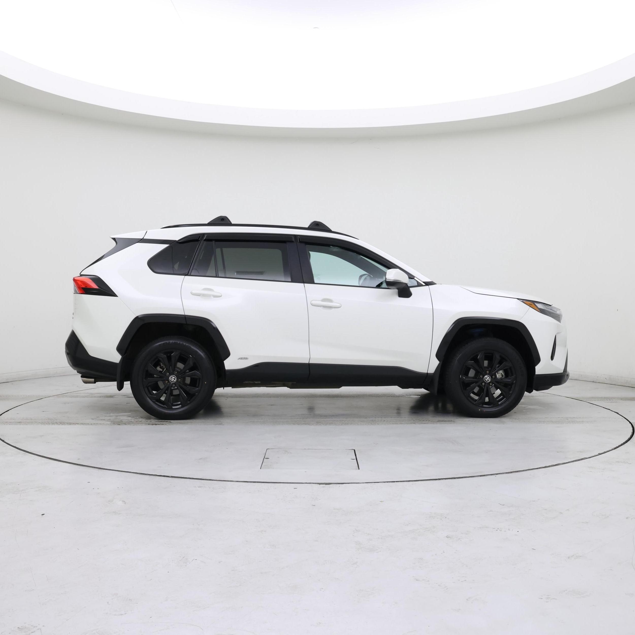 Thumbnail: 2022 Toyota RAV4 - 7