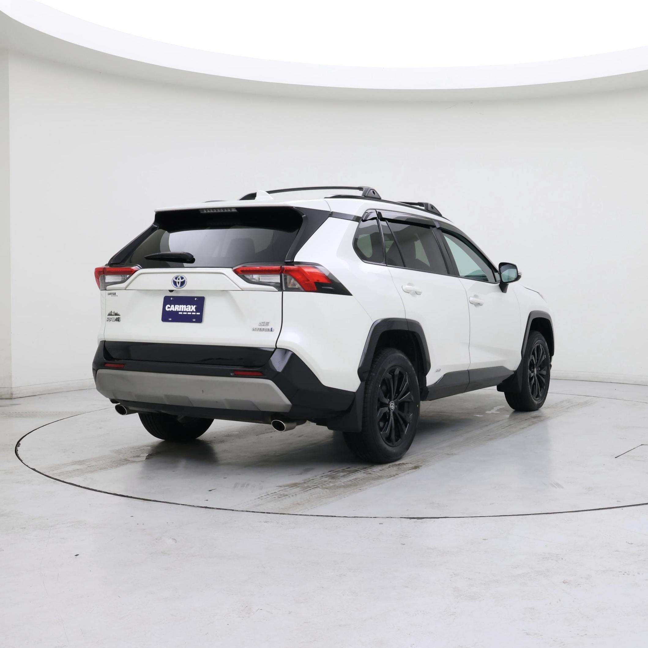 Thumbnail: 2022 Toyota RAV4 - 8
