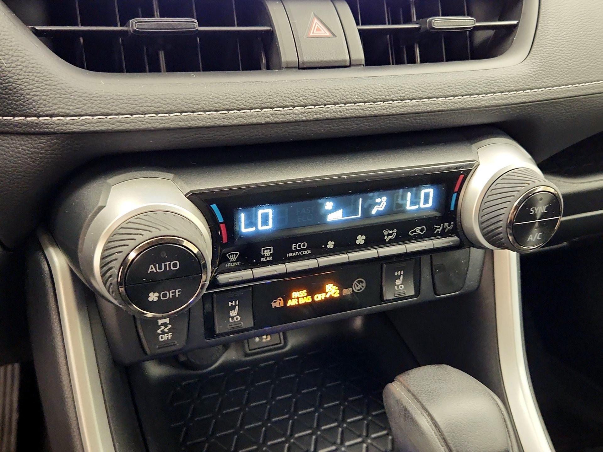 Thumbnail: 2024 Toyota RAV4 - 16