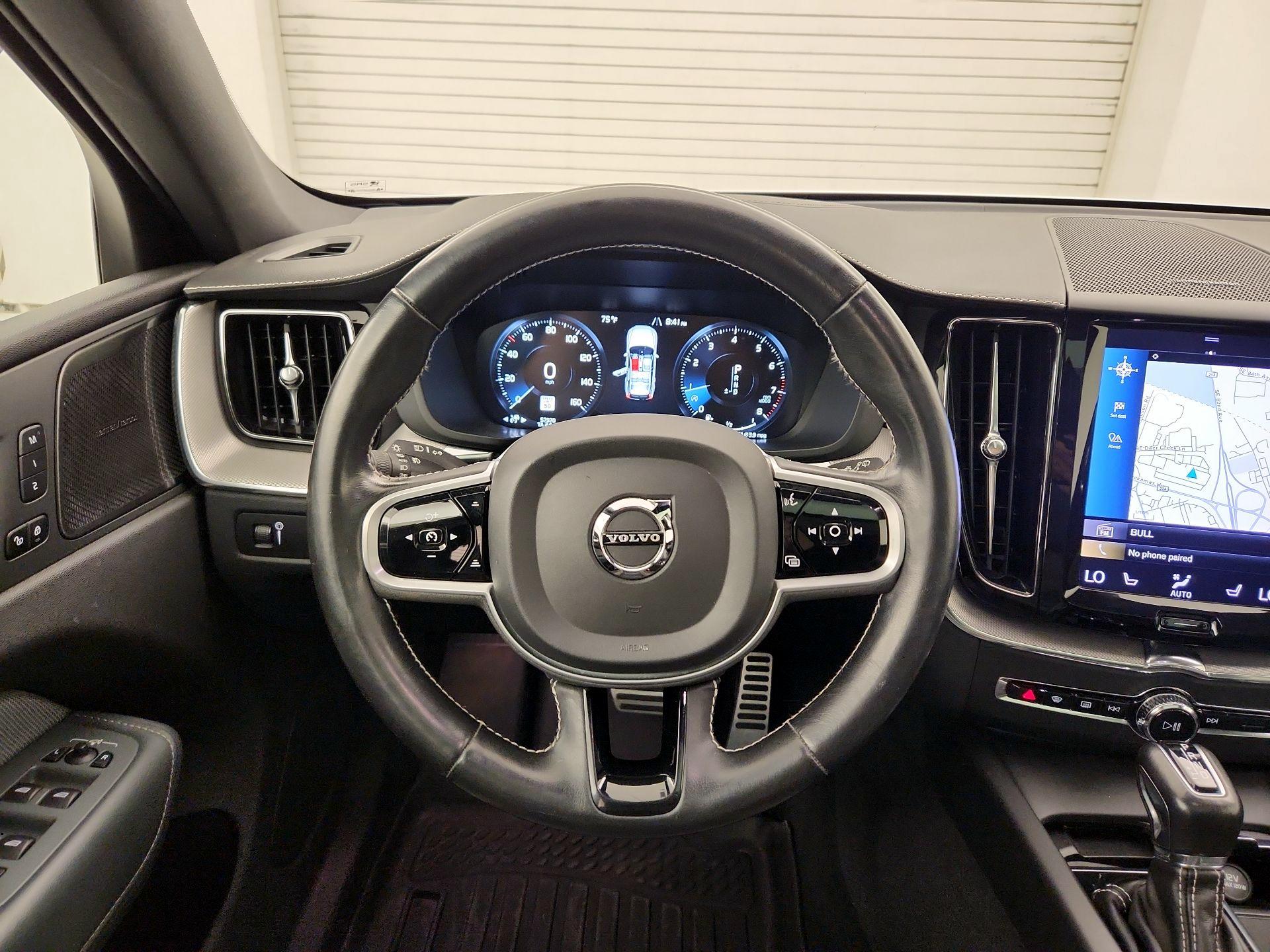 Thumbnail: 2021 Volvo XC60 - 10