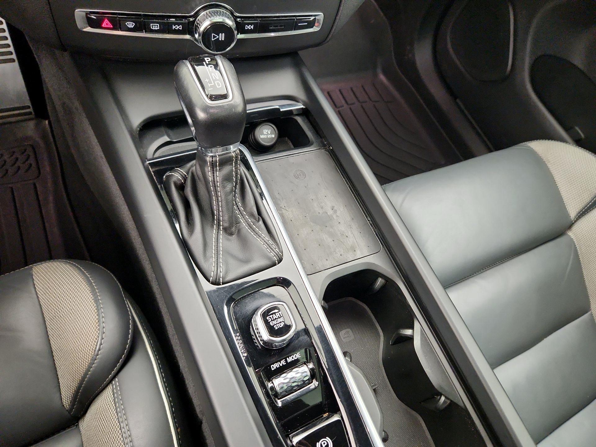 Thumbnail: 2021 Volvo XC60 - 18