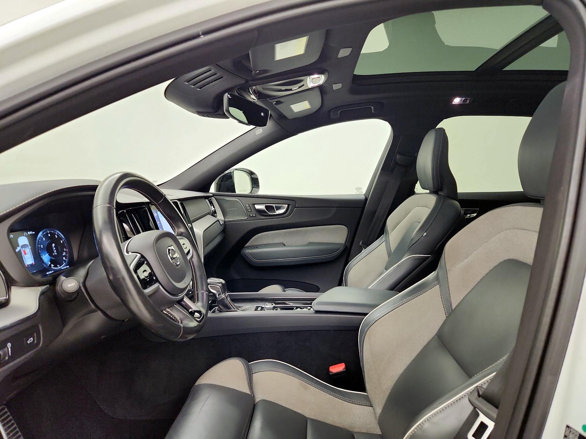 Thumbnail: 2021 Volvo XC60 - 20