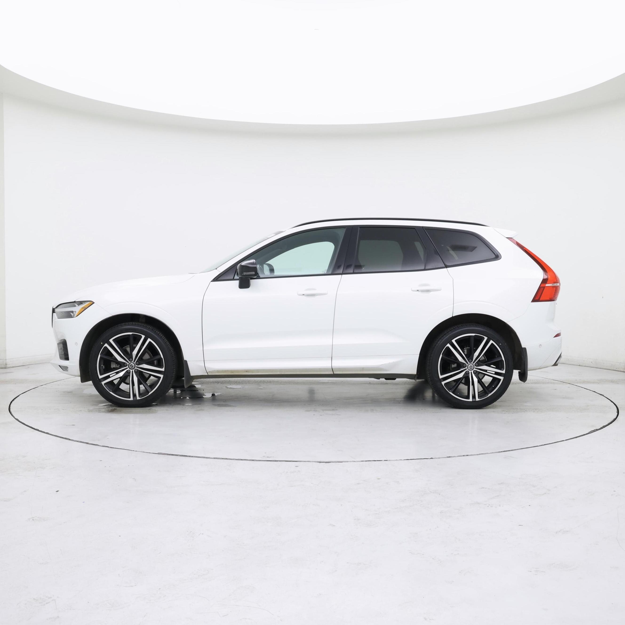 Thumbnail: 2021 Volvo XC60 - 3