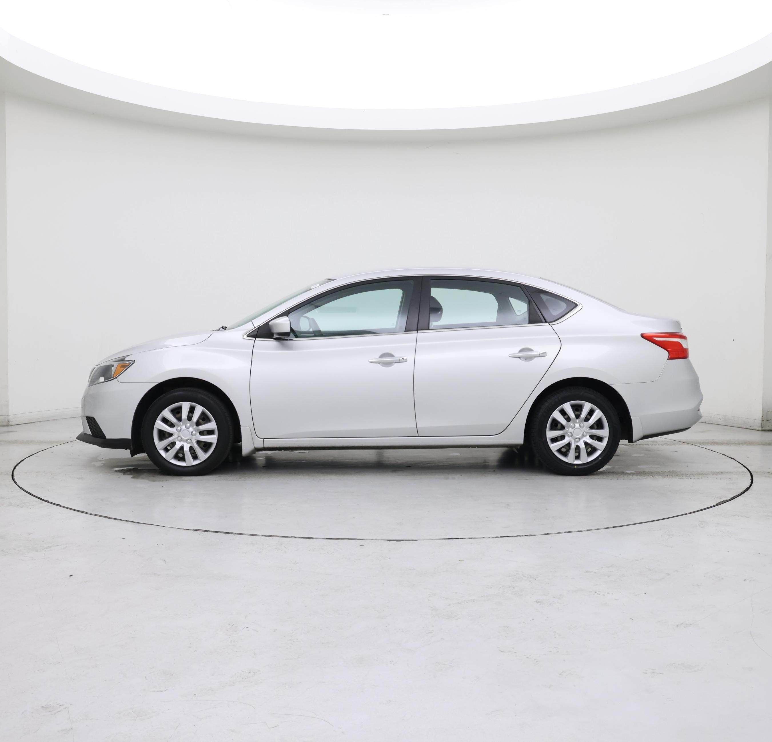 Thumbnail: 2019 Nissan Sentra - 3