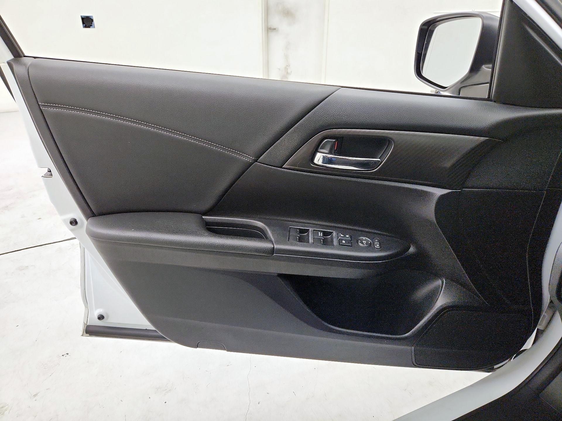 Thumbnail: 2016 Honda Accord - 12