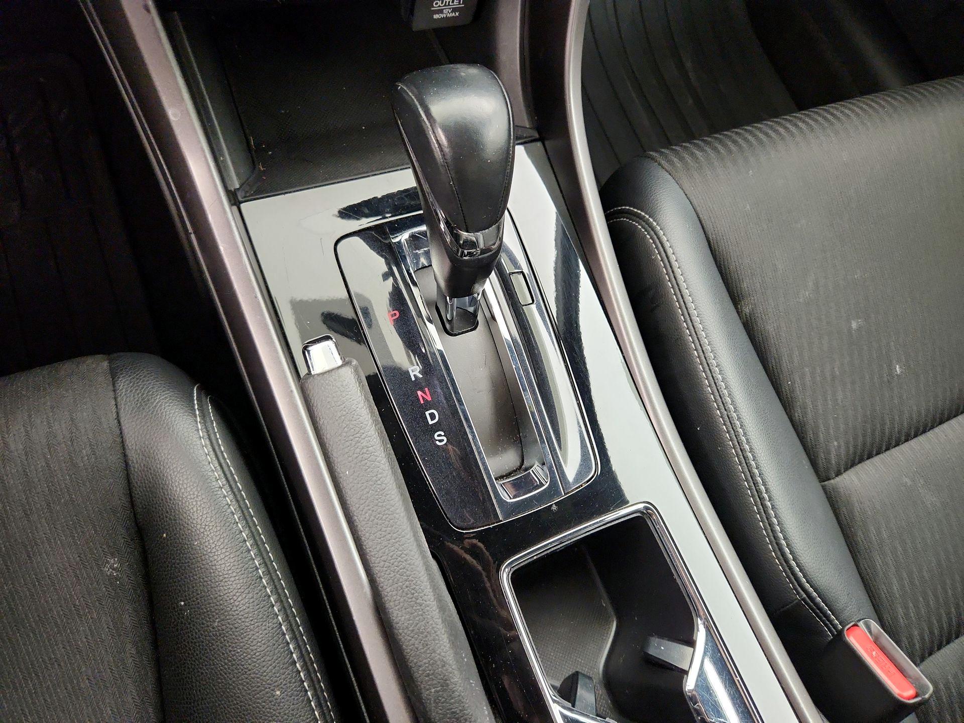 Thumbnail: 2016 Honda Accord - 17