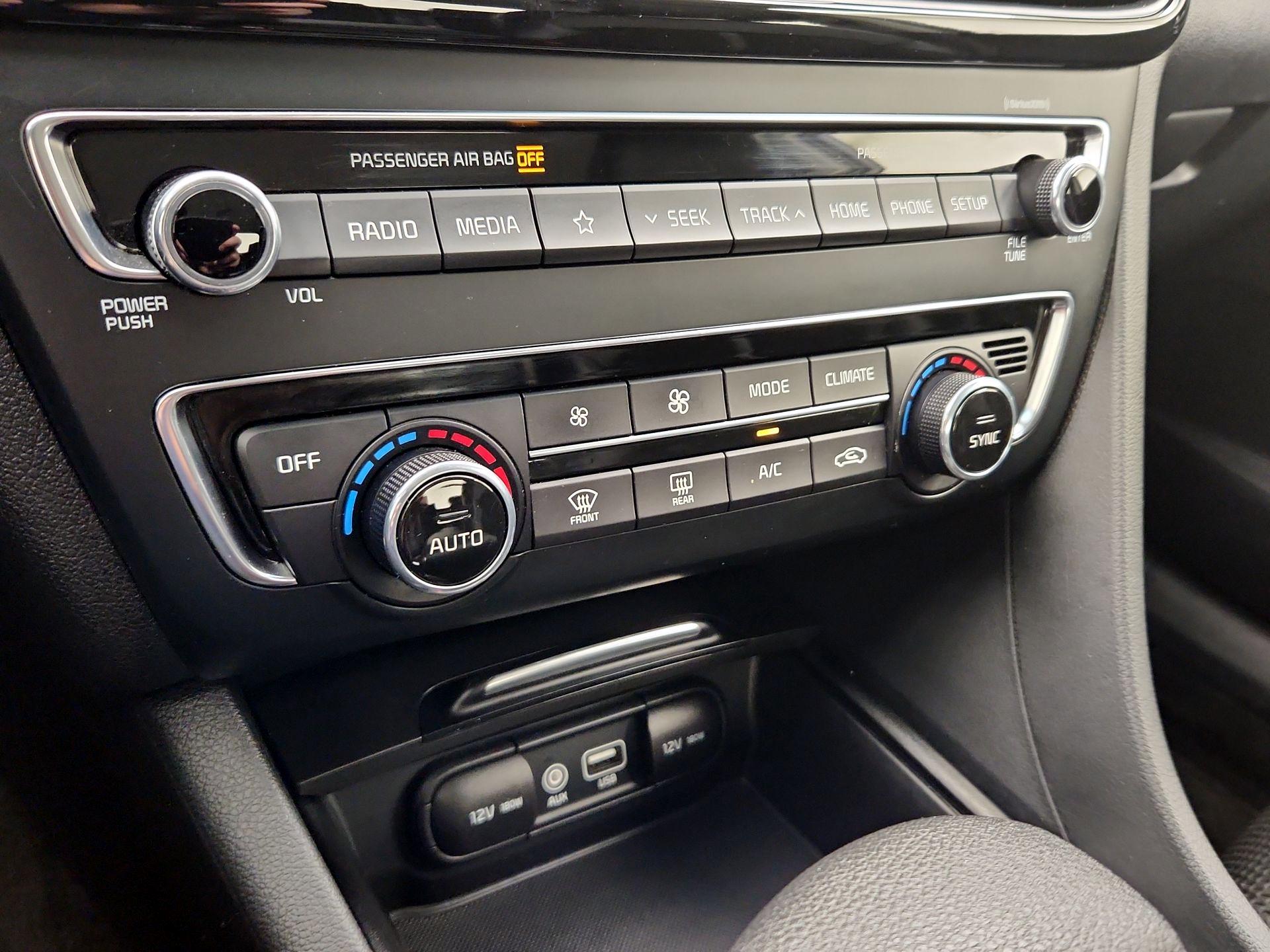 Thumbnail: 2019 Kia Optima - 16