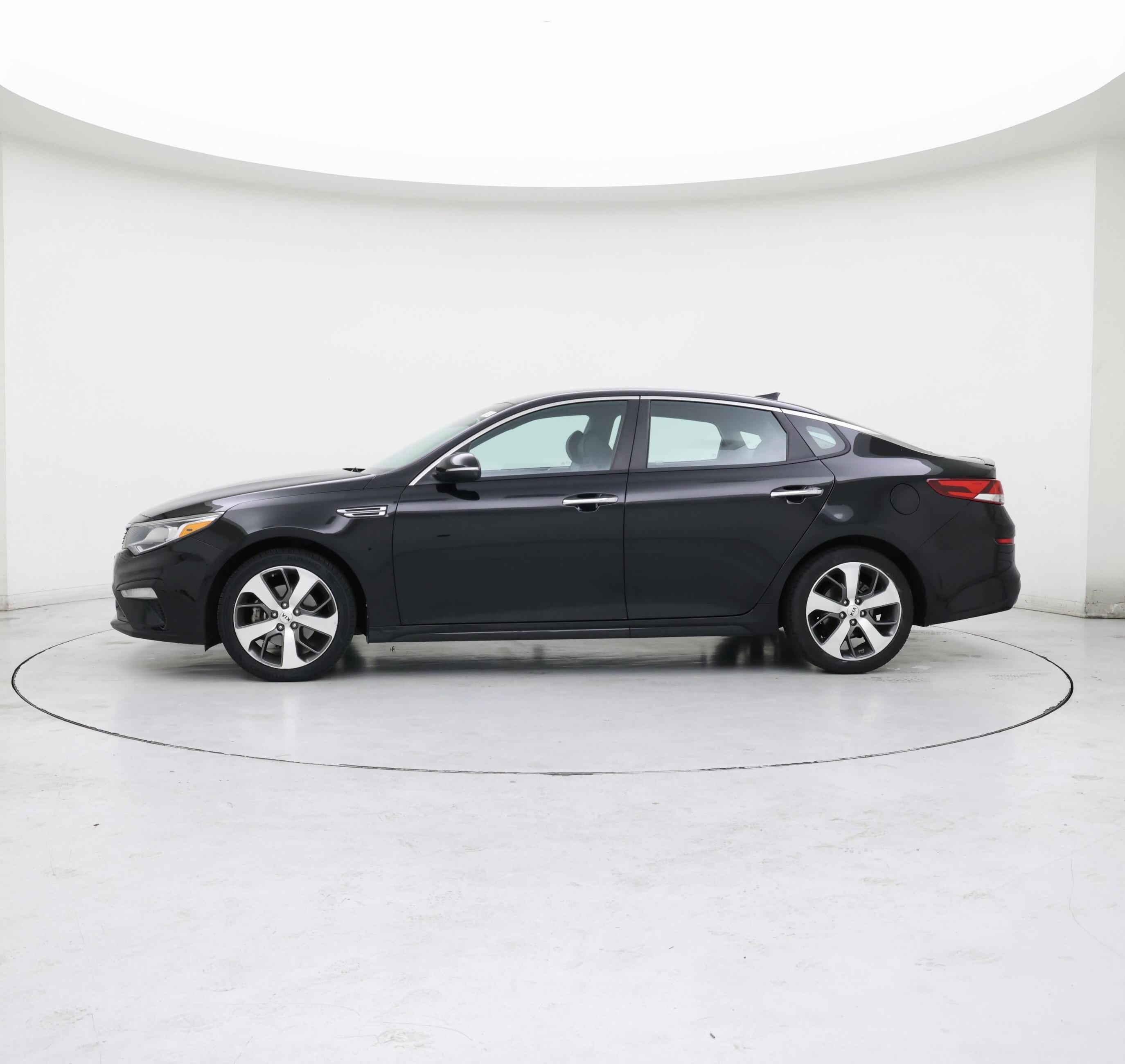 Thumbnail: 2019 Kia Optima - 3
