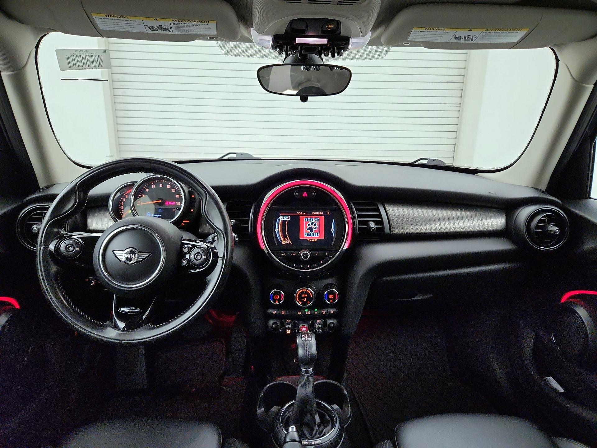 Thumbnail: 2016 MINI Cooper Hardtop - 9