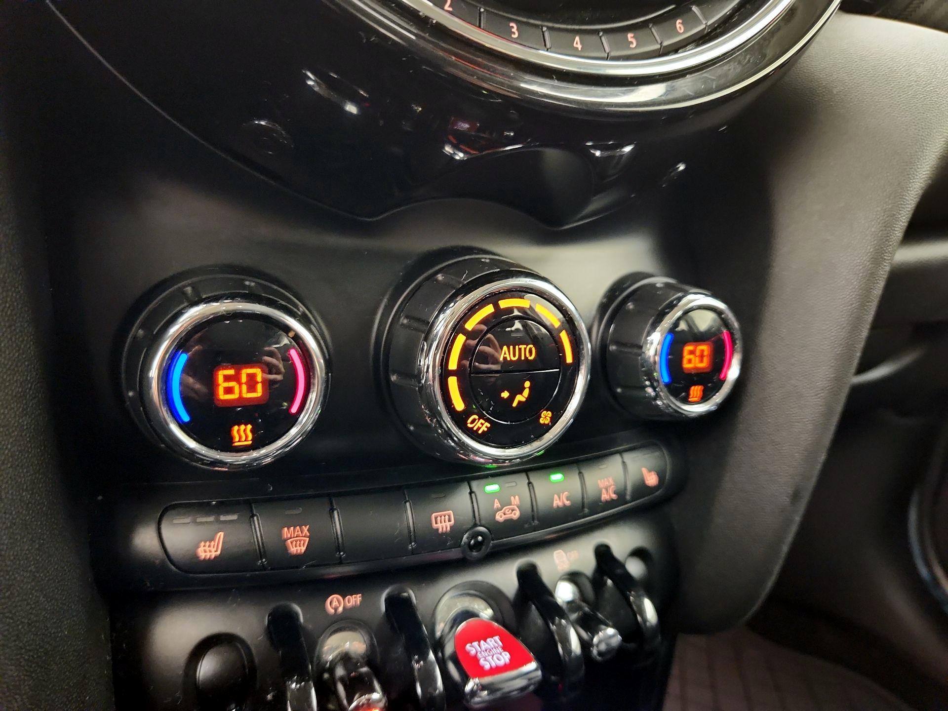 Thumbnail: 2016 MINI Cooper Hardtop - 15