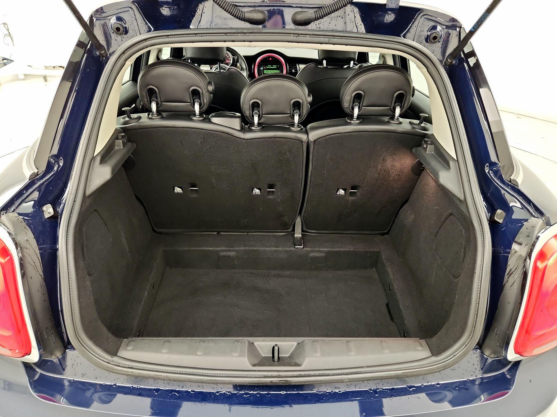 Thumbnail: 2016 MINI Cooper Hardtop - 19