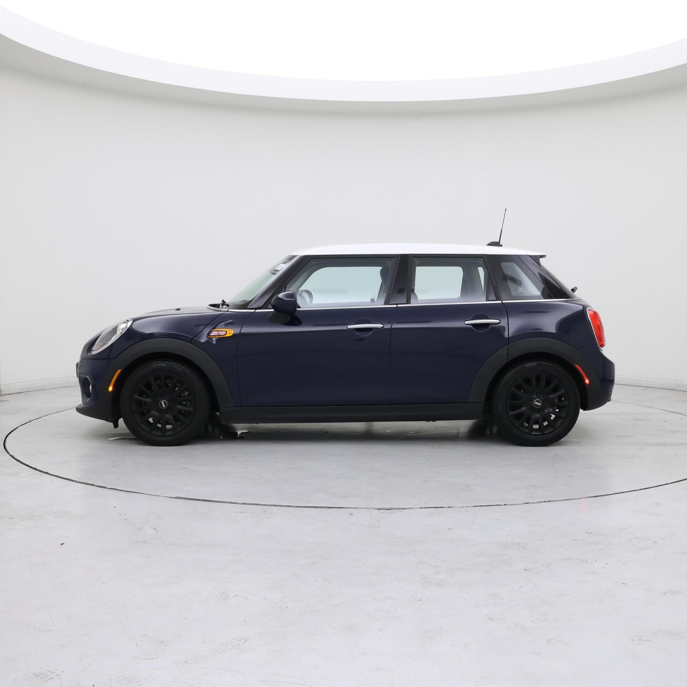 Thumbnail: 2016 MINI Cooper Hardtop - 3