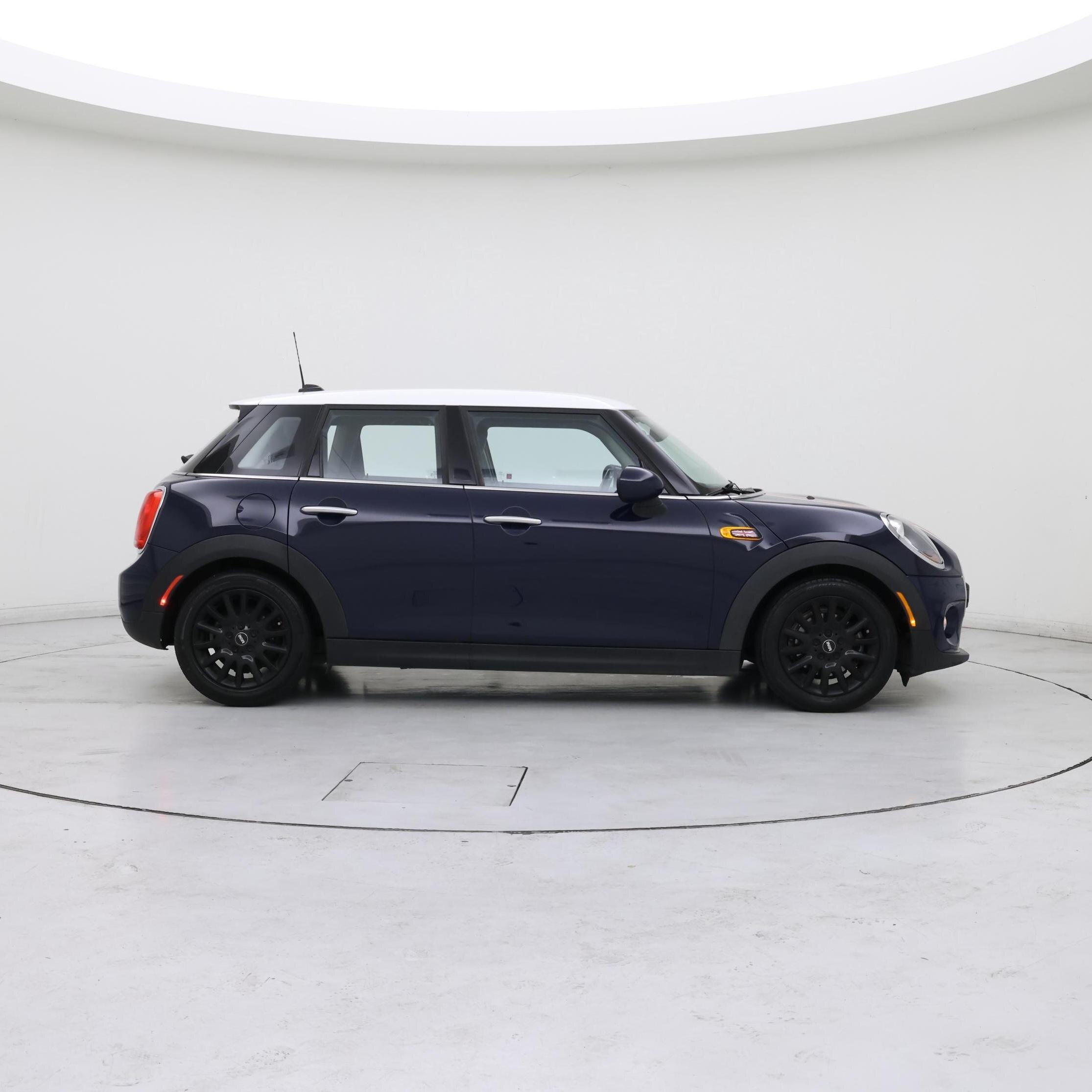 Thumbnail: 2016 MINI Cooper Hardtop - 7