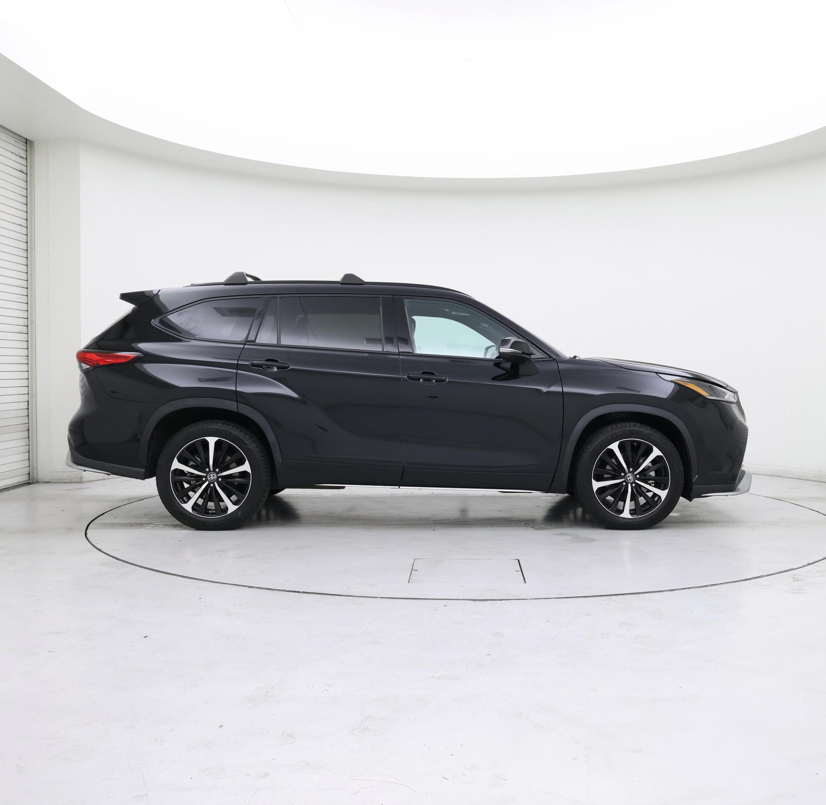 Thumbnail: 2021 Toyota Highlander - 7