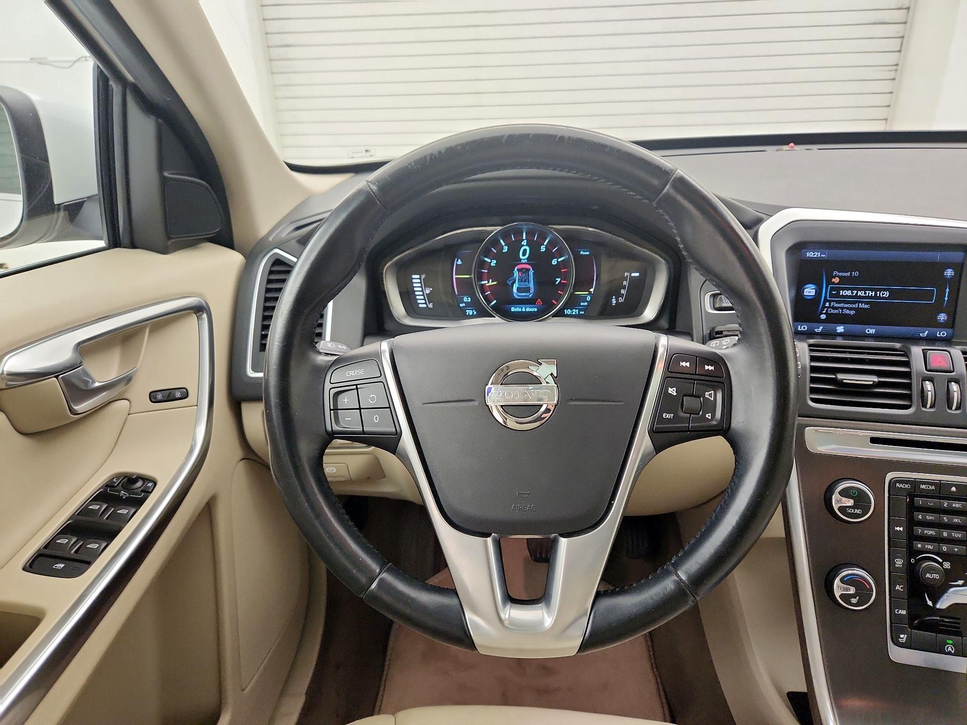 Thumbnail: 2015 Volvo XC60 - 10