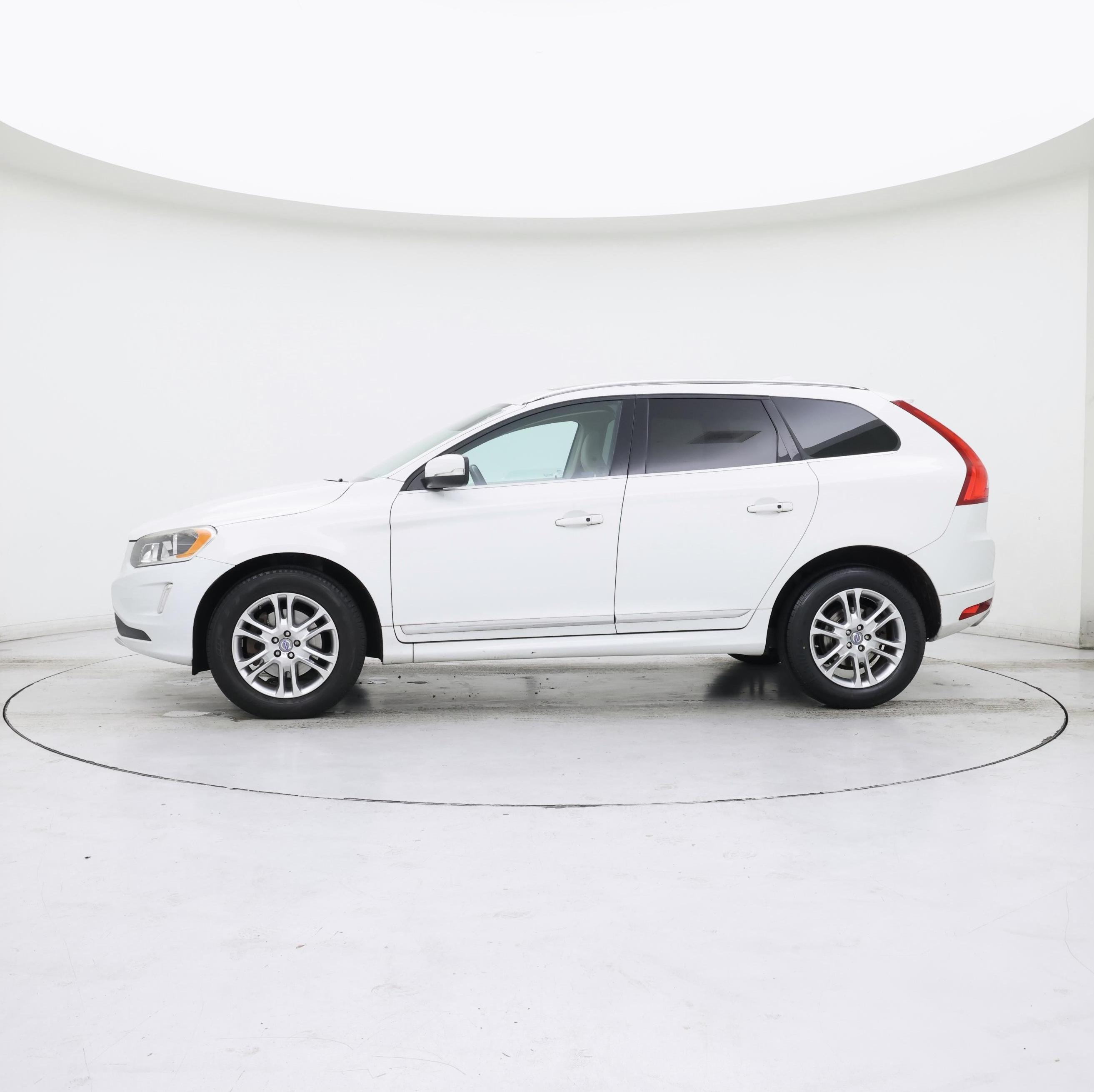 Thumbnail: 2015 Volvo XC60 - 3