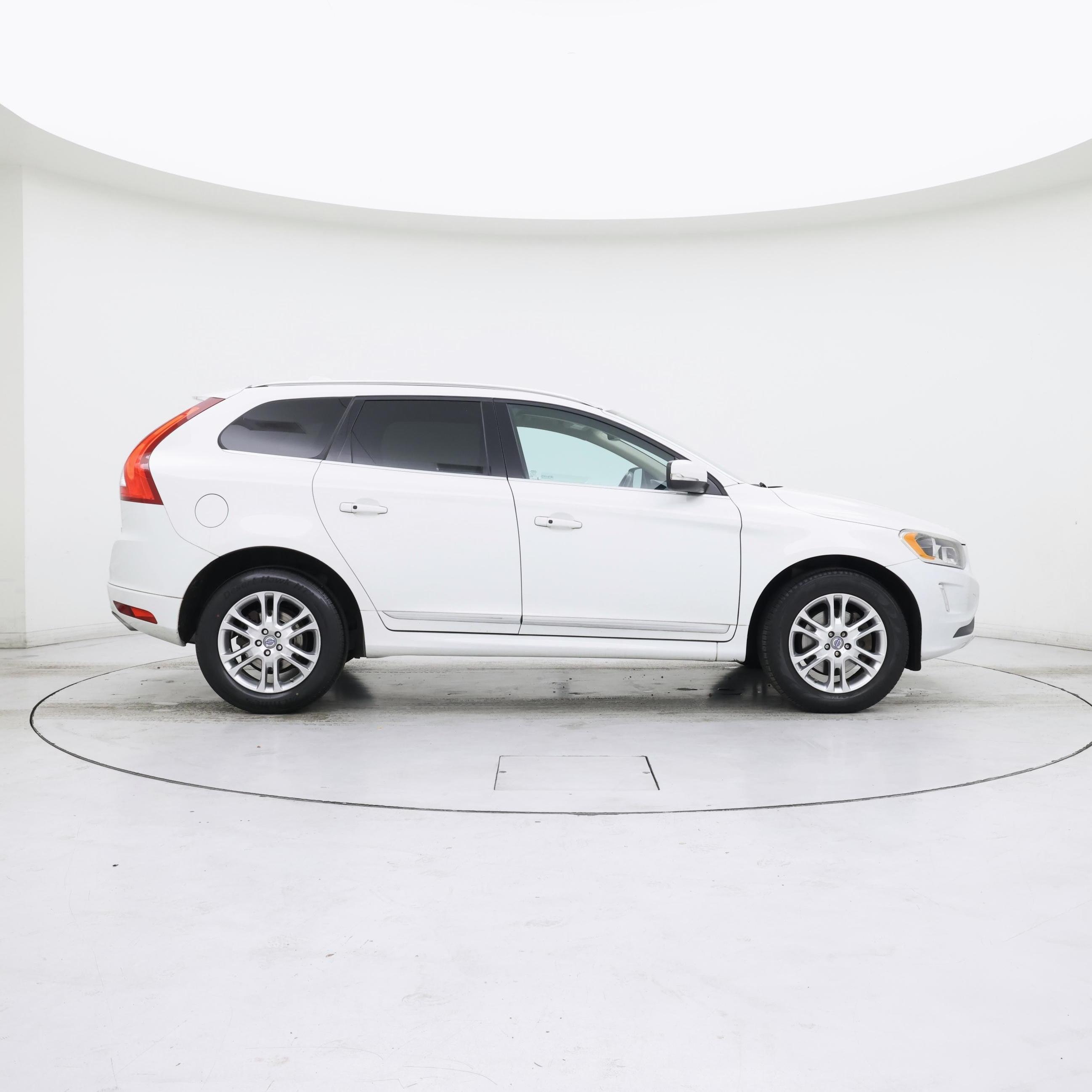 Thumbnail: 2015 Volvo XC60 - 7