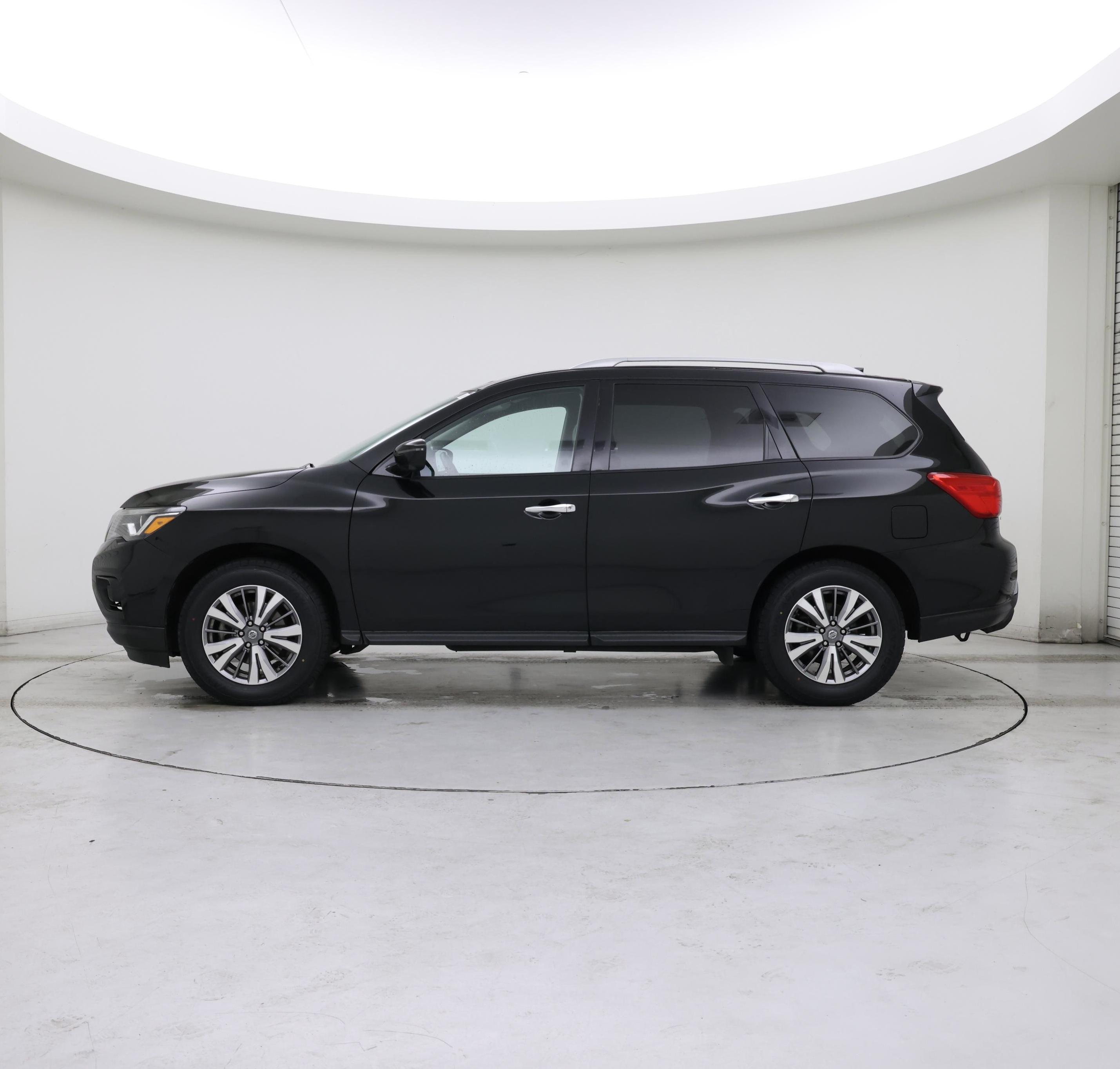 Thumbnail: 2020 Nissan Pathfinder - 3