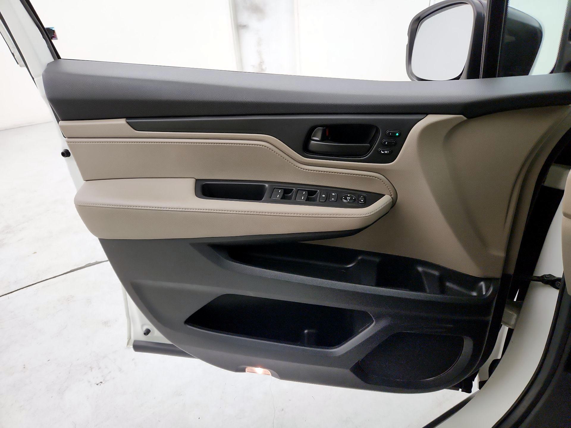Thumbnail: 2019 Honda Odyssey - 12