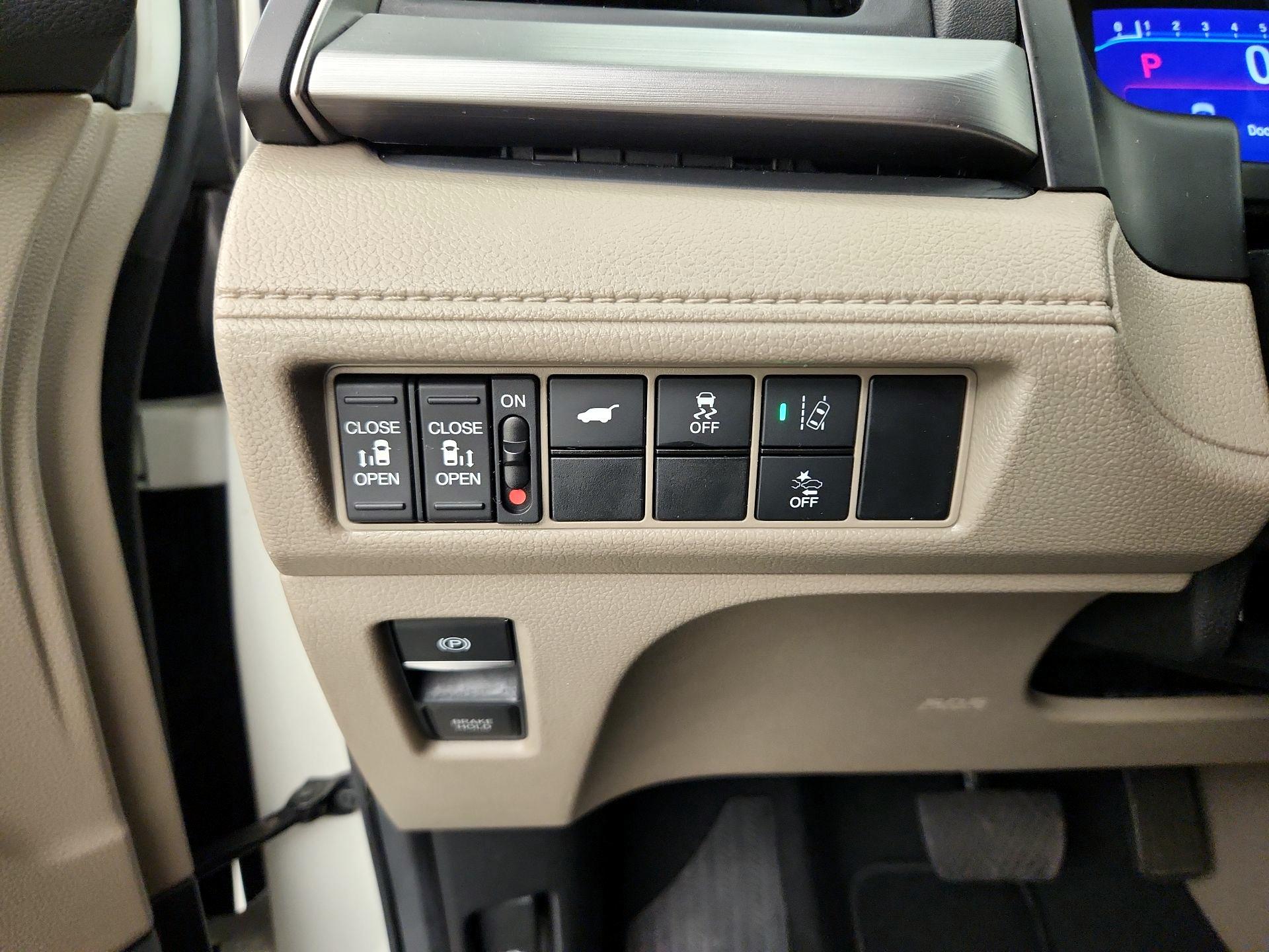 Thumbnail: 2019 Honda Odyssey - 13