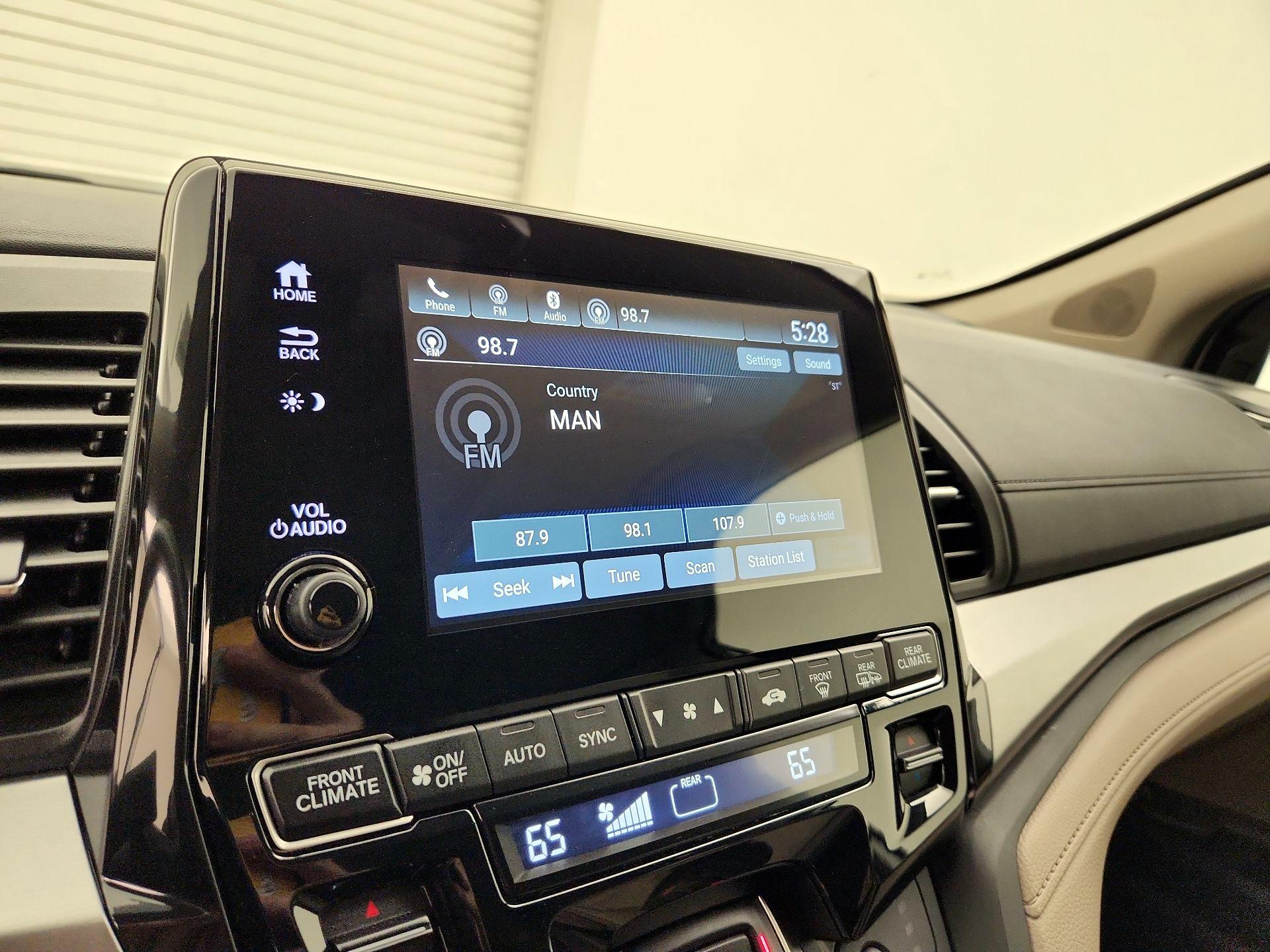 Thumbnail: 2019 Honda Odyssey - 15