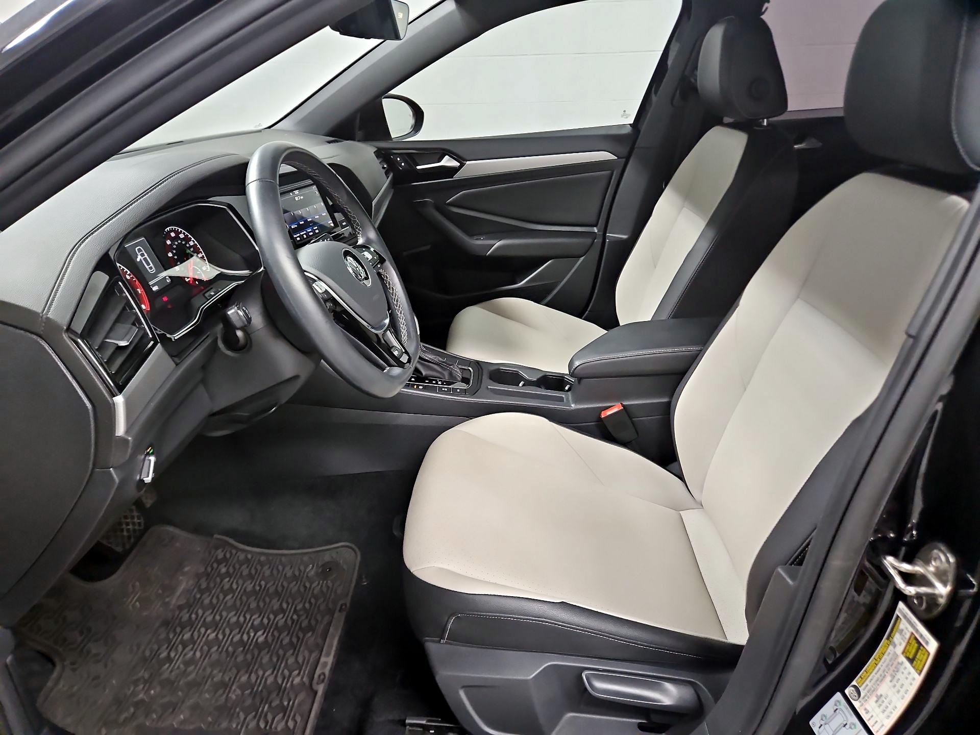 Thumbnail: 2021 Volkswagen Jetta - 11