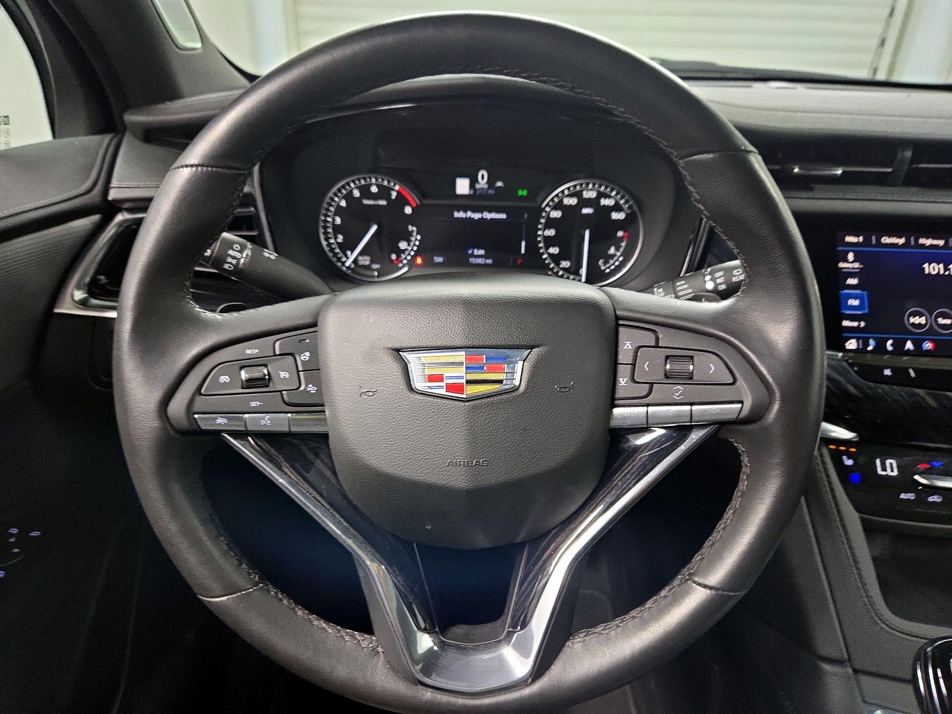 Thumbnail: 2023 Cadillac XT6 - 10