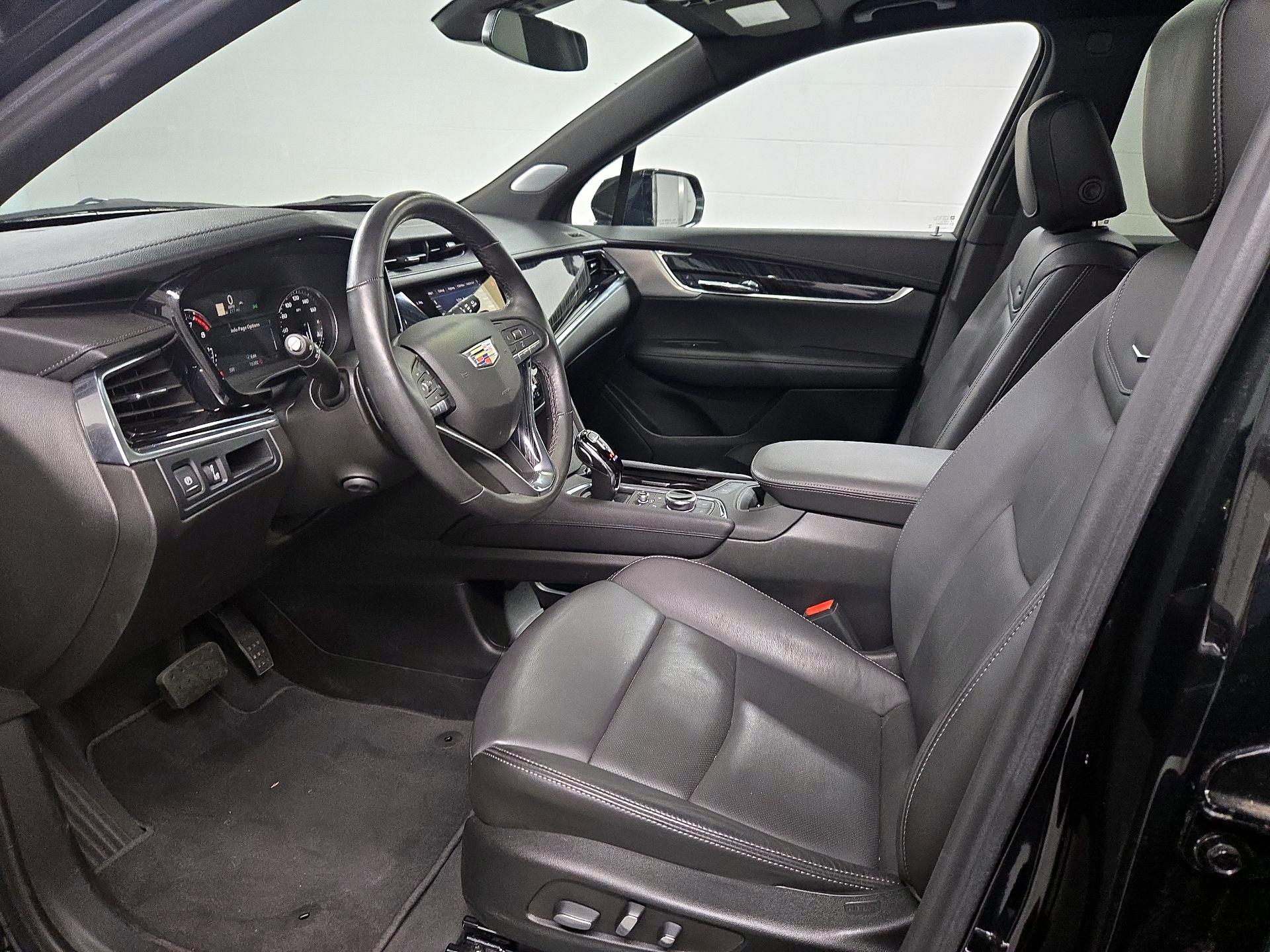 Thumbnail: 2023 Cadillac XT6 - 11