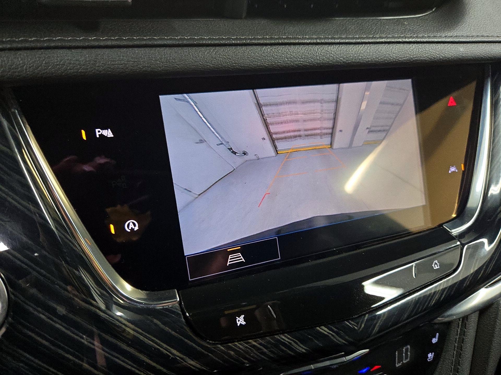 Thumbnail: 2023 Cadillac XT6 - 15