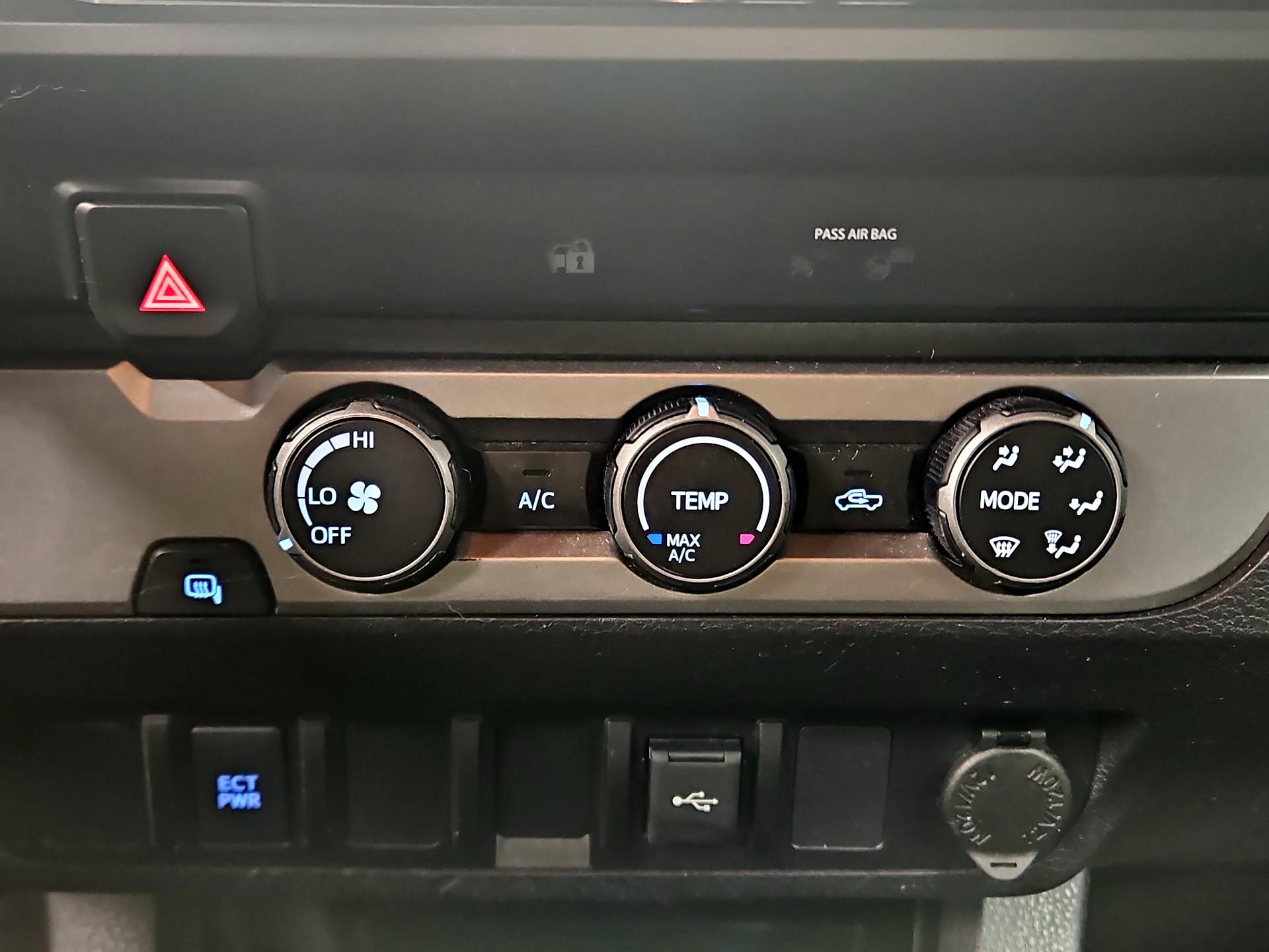 Thumbnail: 2022 Toyota Tacoma - 16