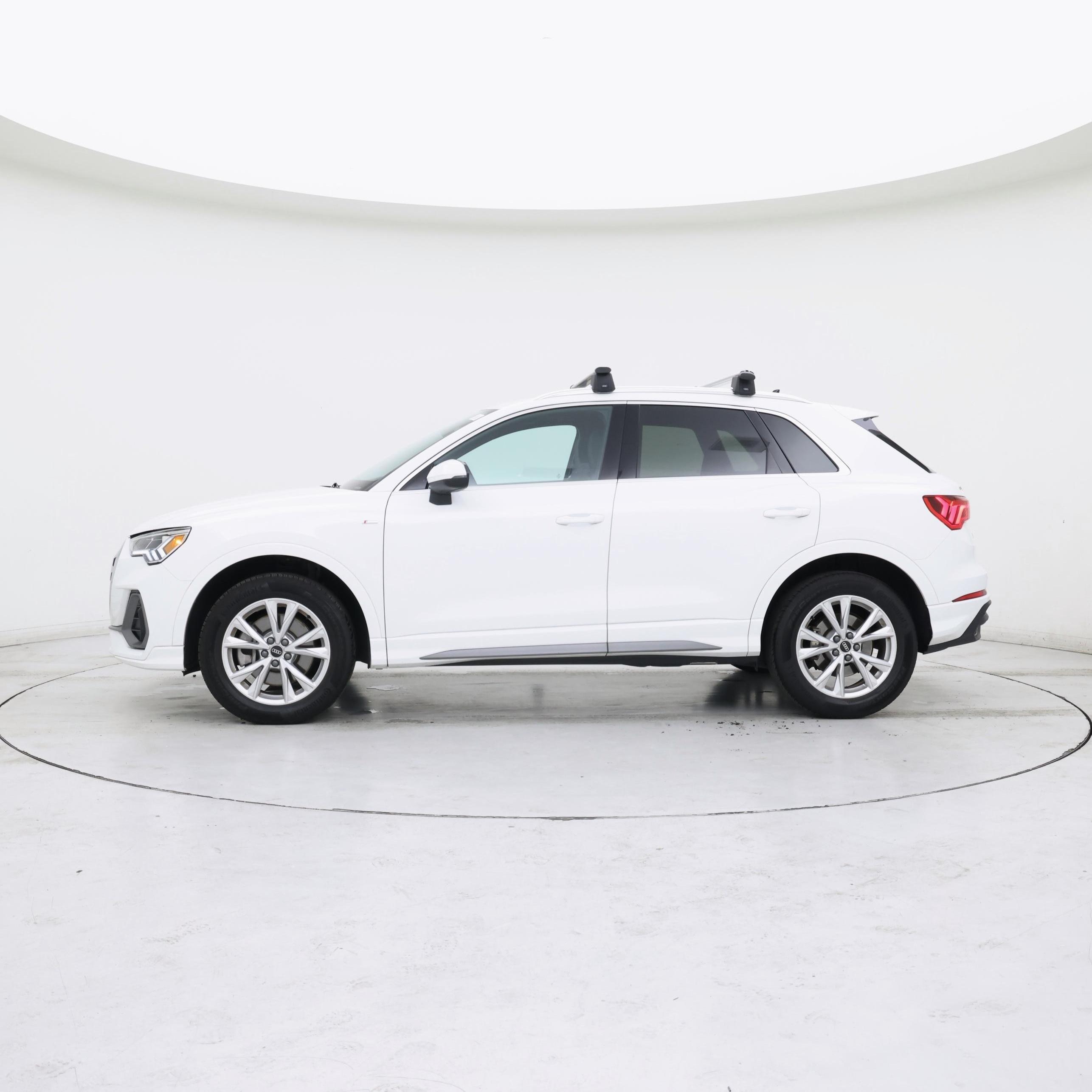 Thumbnail: 2024 Audi Q3 - 3