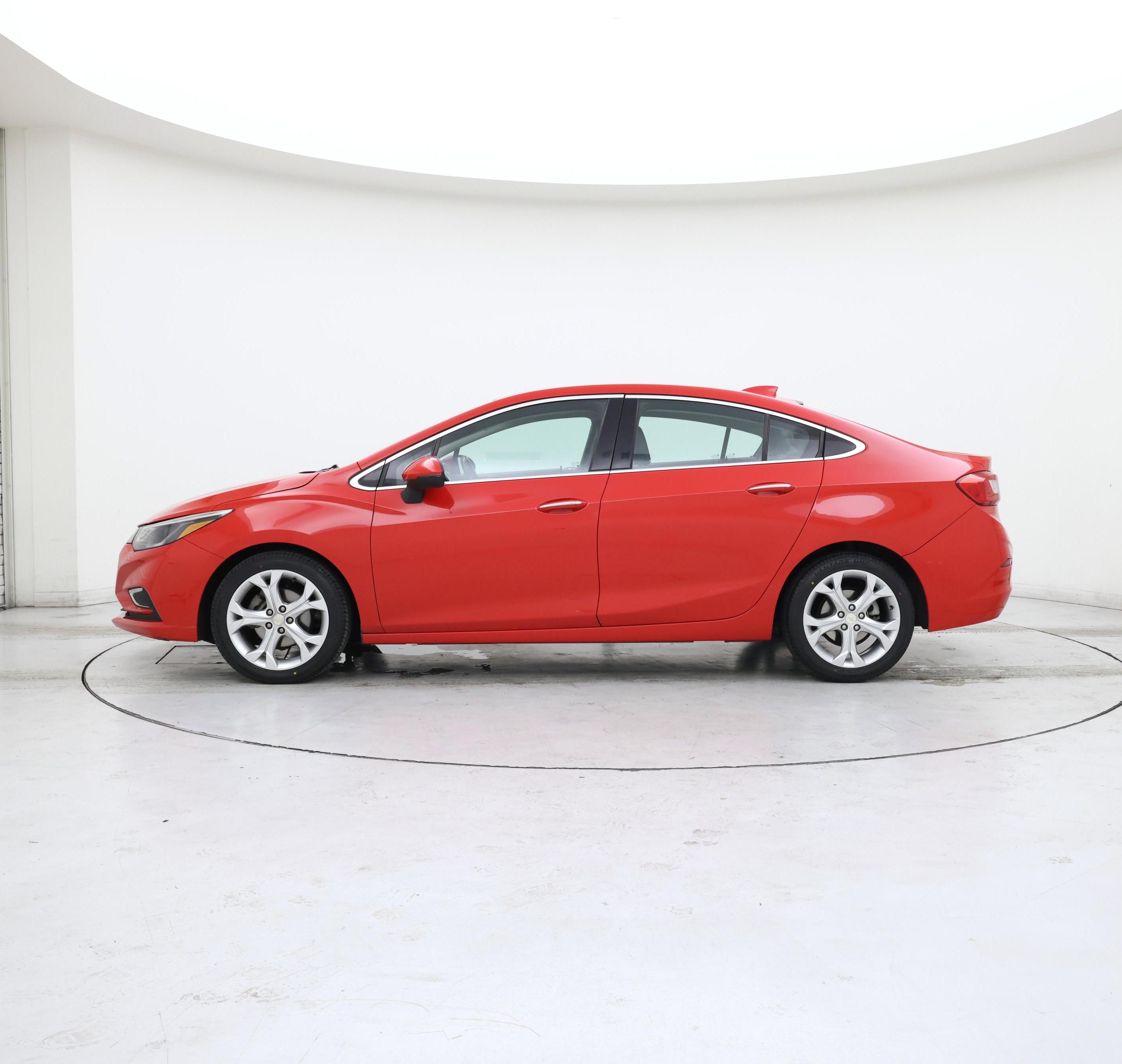 Thumbnail: 2018 Chevrolet Cruze - 3