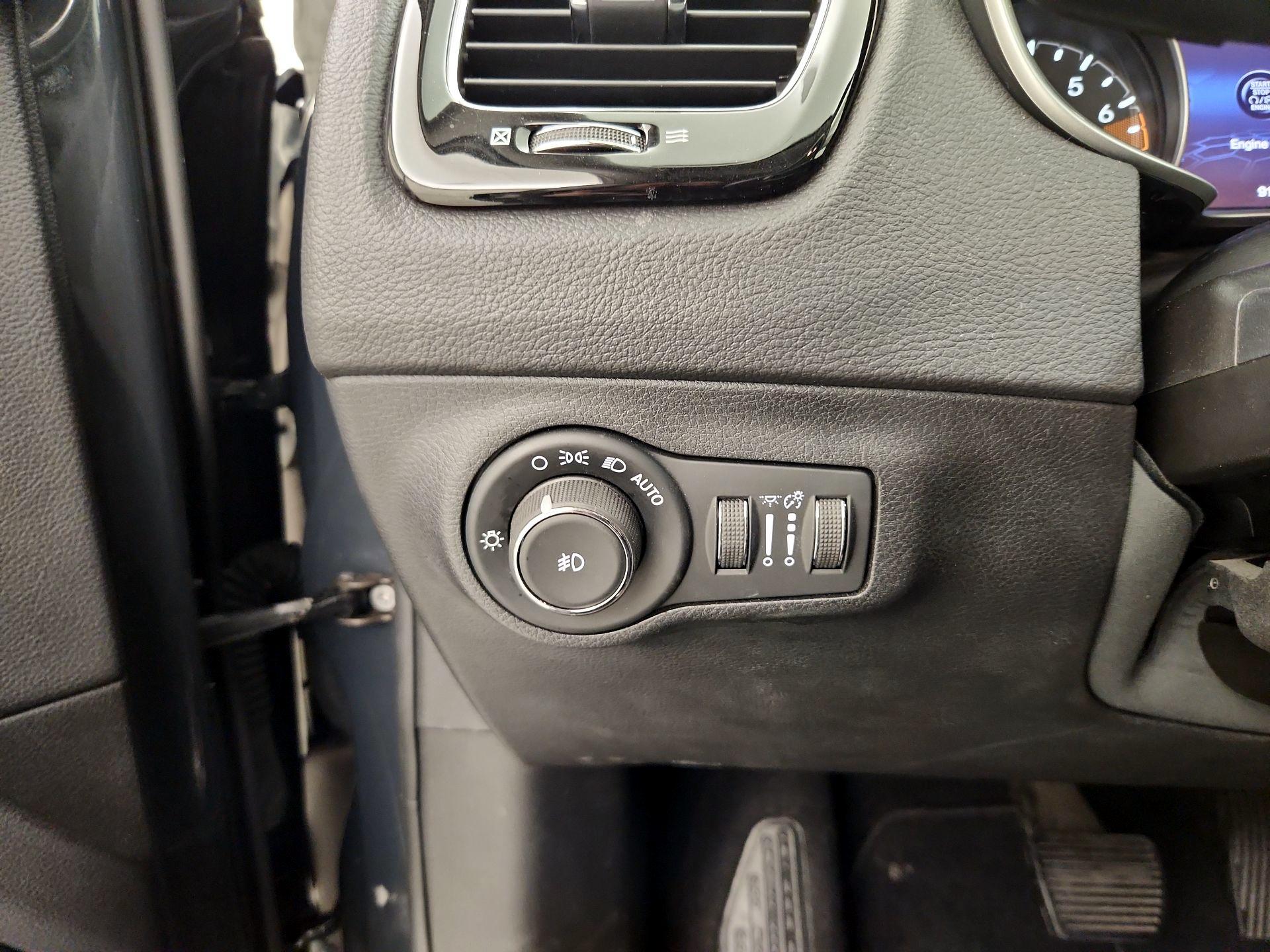 Thumbnail: 2018 Jeep Compass - 13
