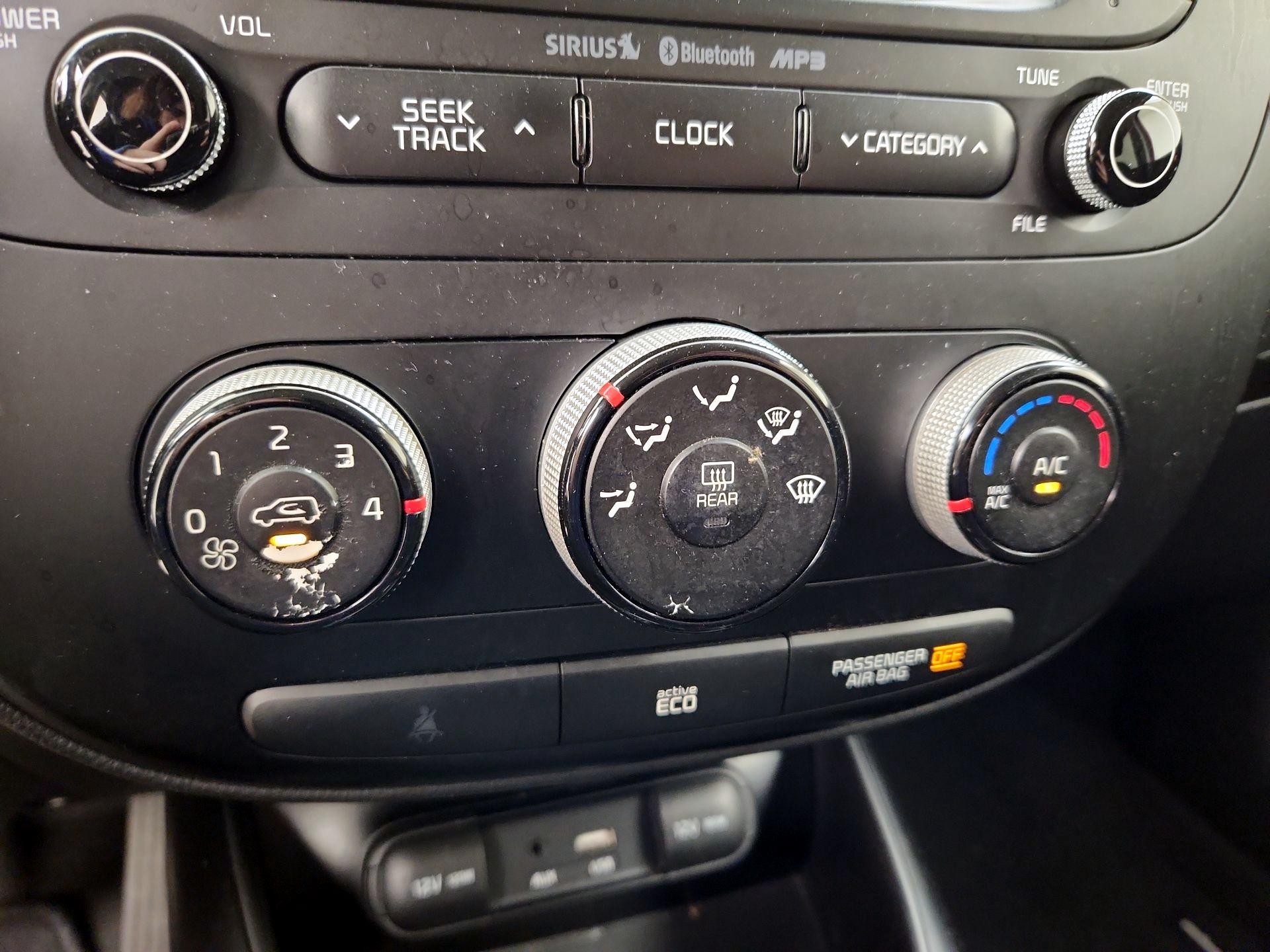 Thumbnail: 2015 Kia Soul - 16