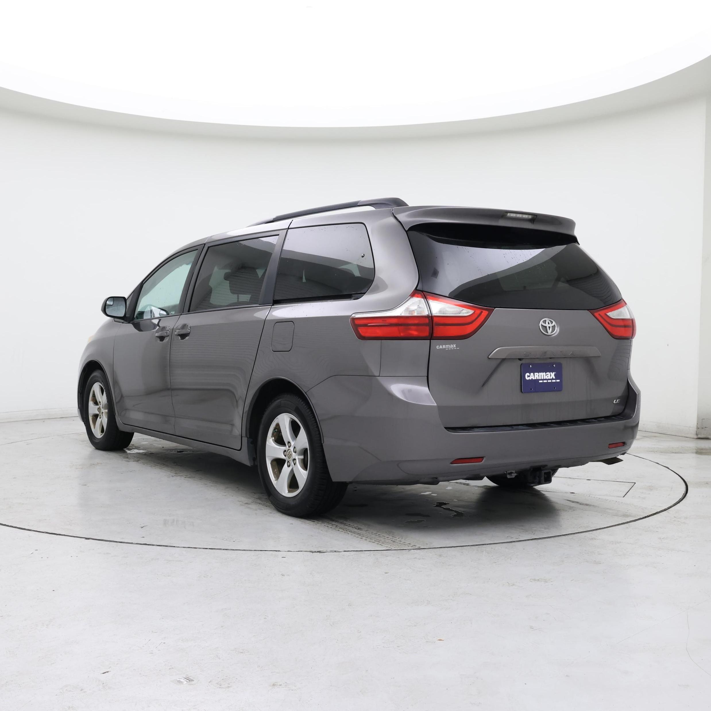 Thumbnail: 2016 Toyota Sienna - 2